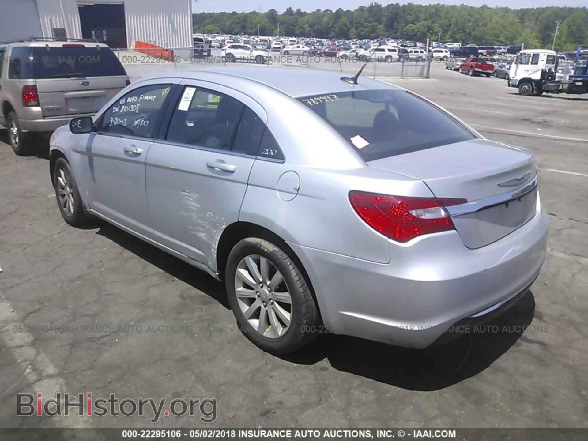 2011 Chrysler 200 - VIN: 1C3BC1FB3BN511193 - Photo 3
