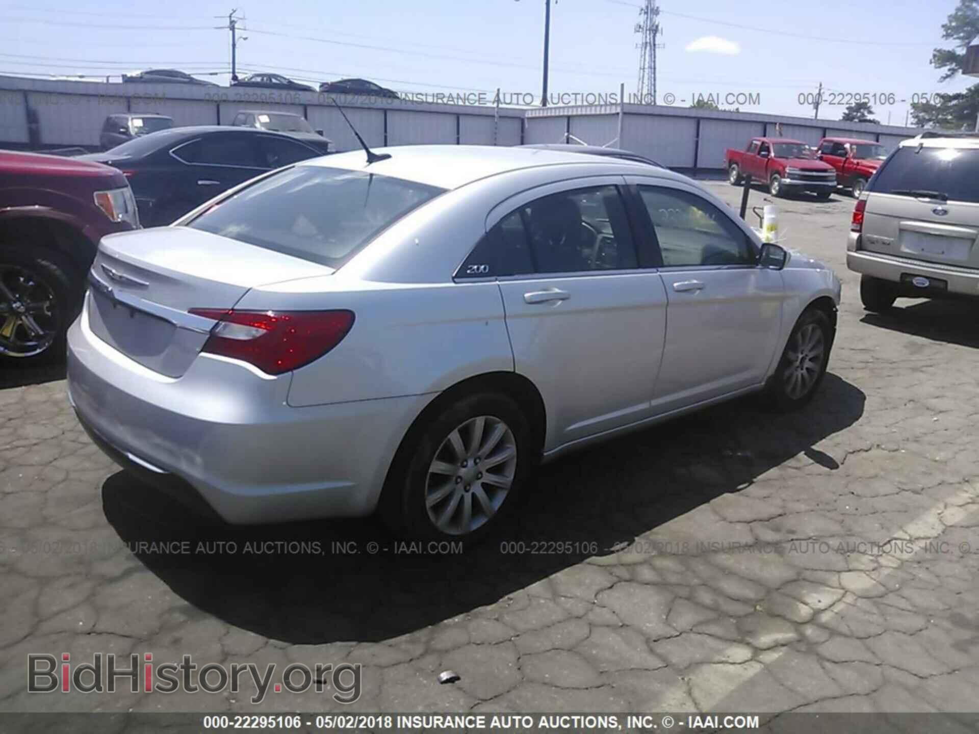 2011 Chrysler 200 - VIN: 1C3BC1FB3BN511193 - Photo 4