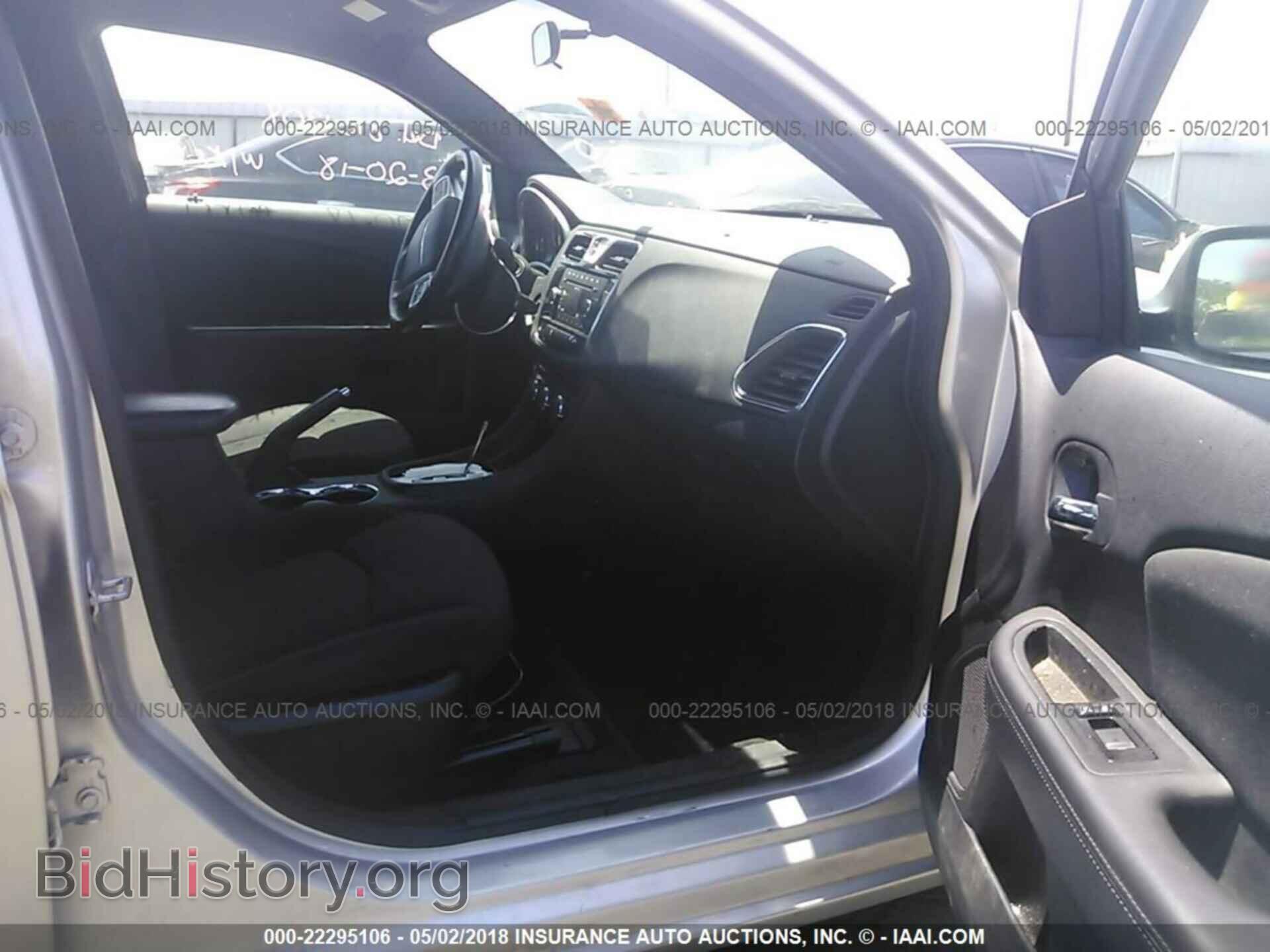 2011 Chrysler 200 - VIN: 1C3BC1FB3BN511193 - Photo 5