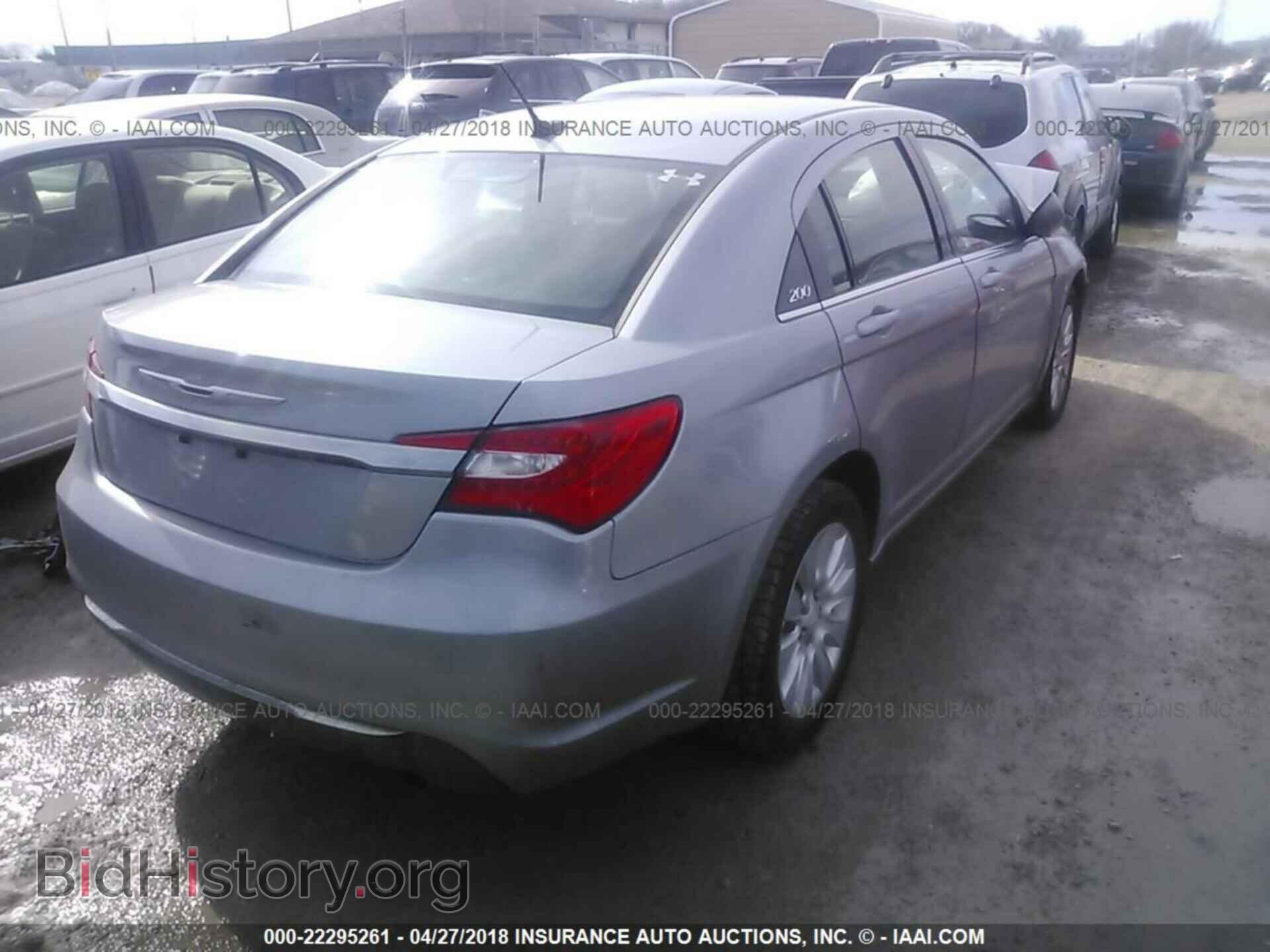 2013 Chrysler 200 - VIN: 1C3CCBAB2DN733275 - Фото 4
