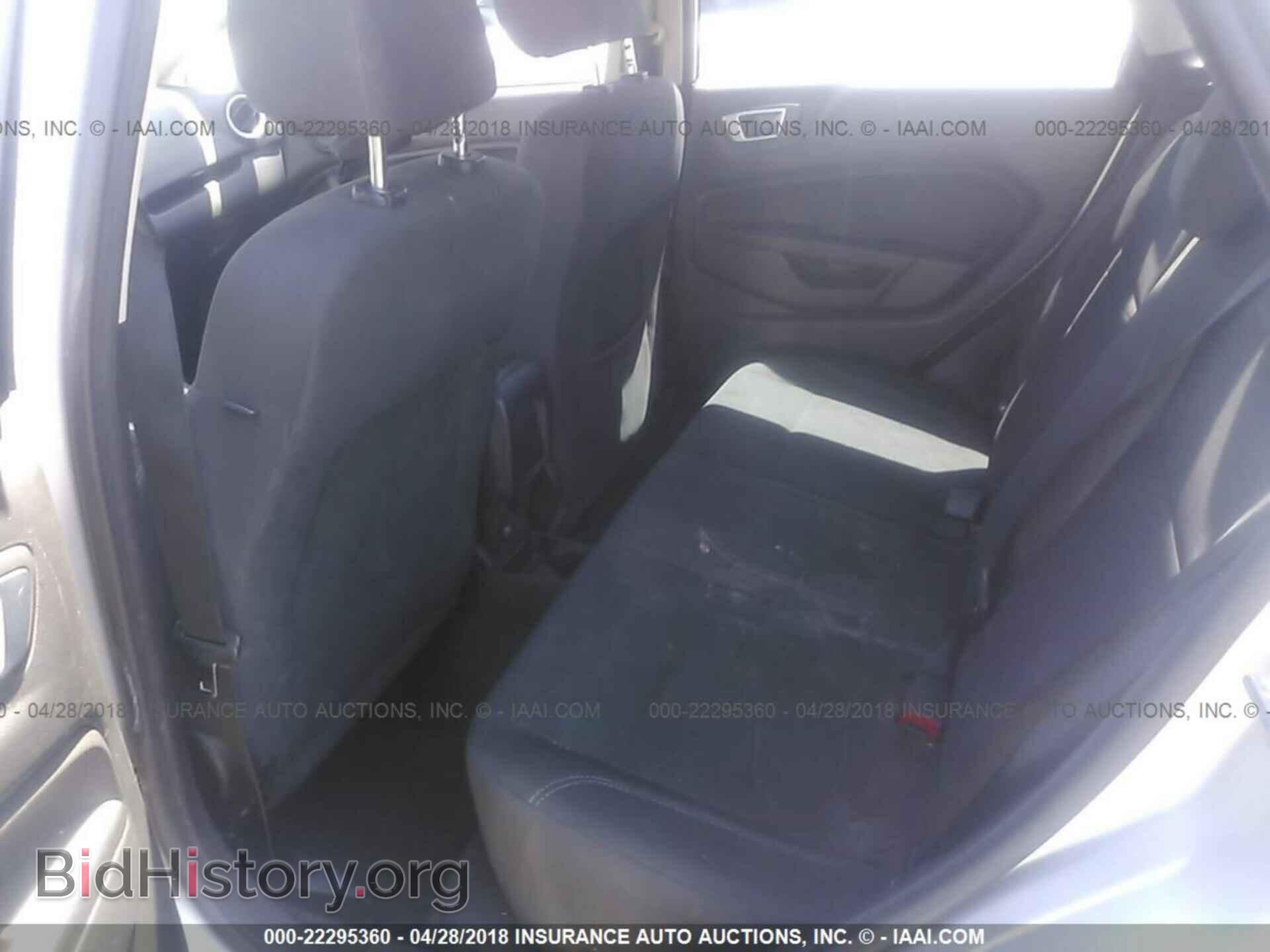 2014 Ford Fiesta - VIN: 3FADP4BJ2EM190663 - Photo 8