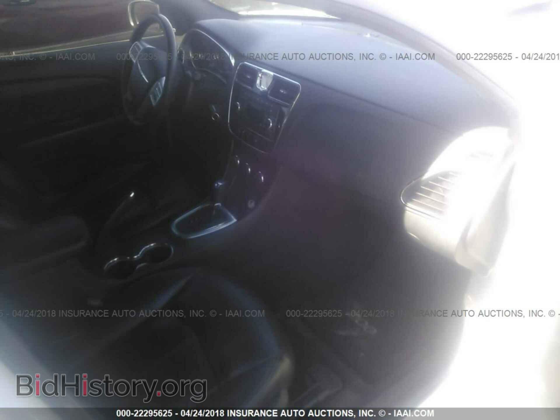 2013 Chrysler 200 - VIN: 1C3CCBCG9DN656932 - Photo 5