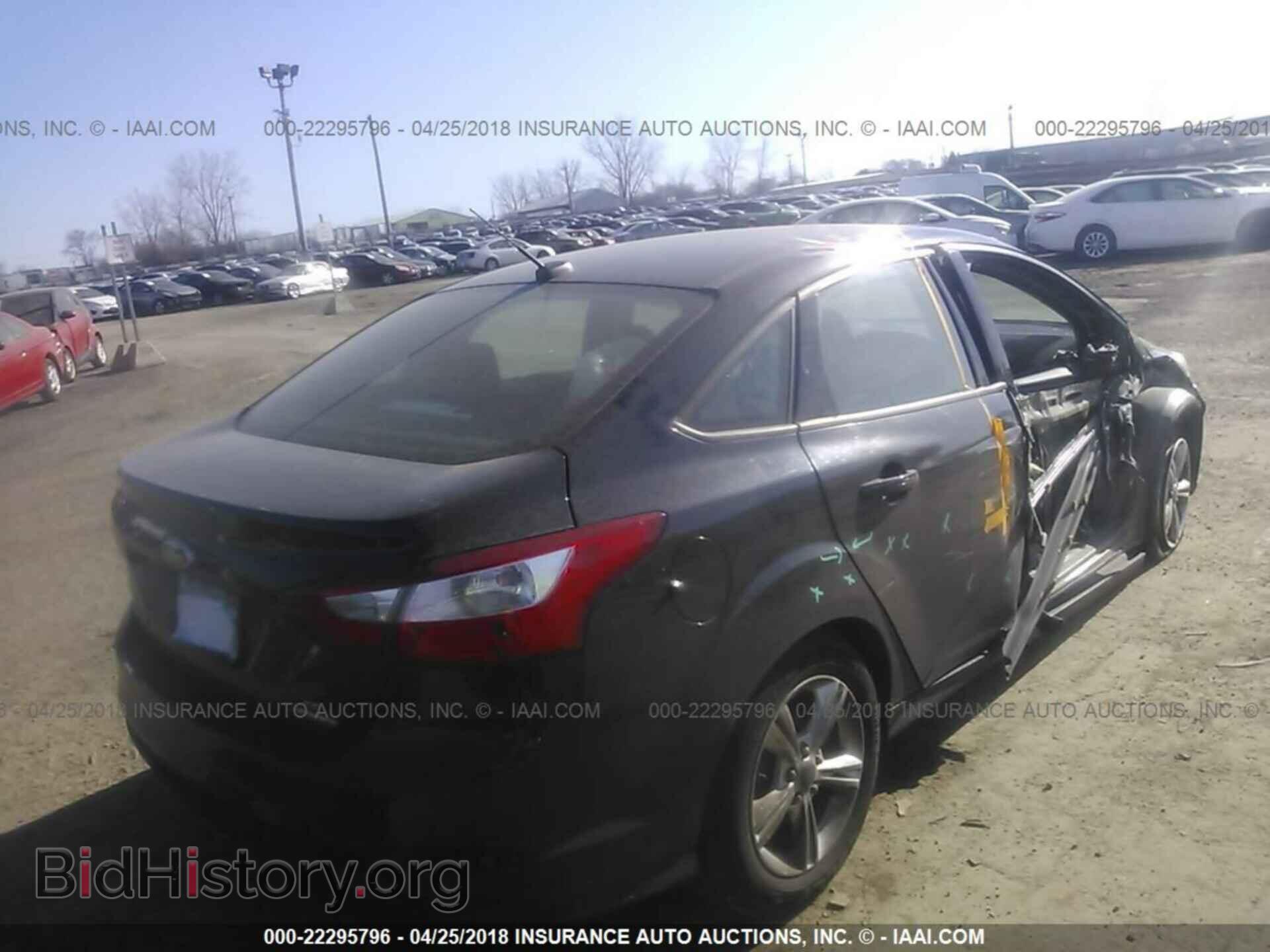 2013 Ford Focus - VIN: 1FADP3F28DL115074 - Photo 4