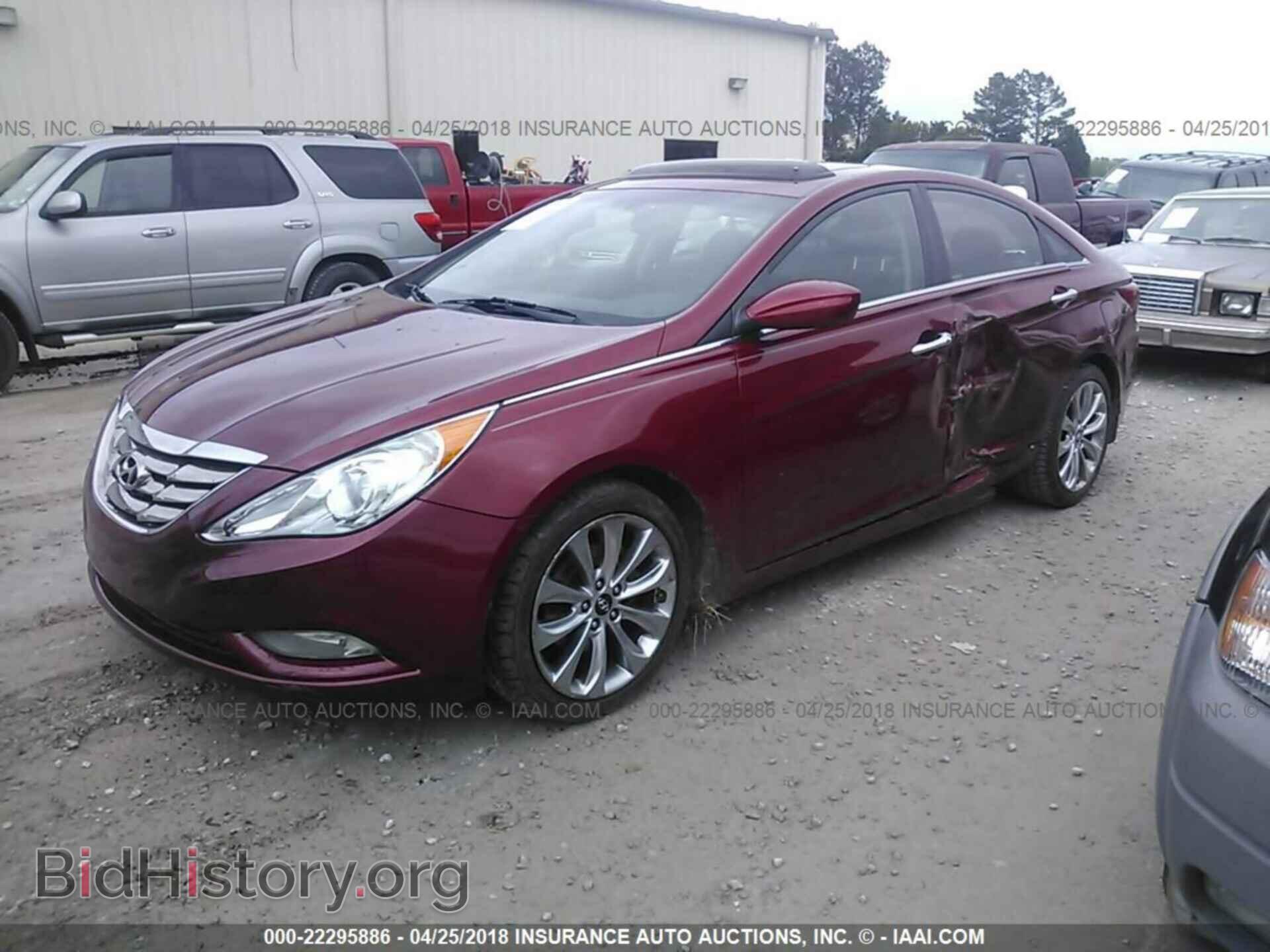 2012 Hyundai Sonata - VIN: 5NPEC4ACXCH442787 - Photo 2