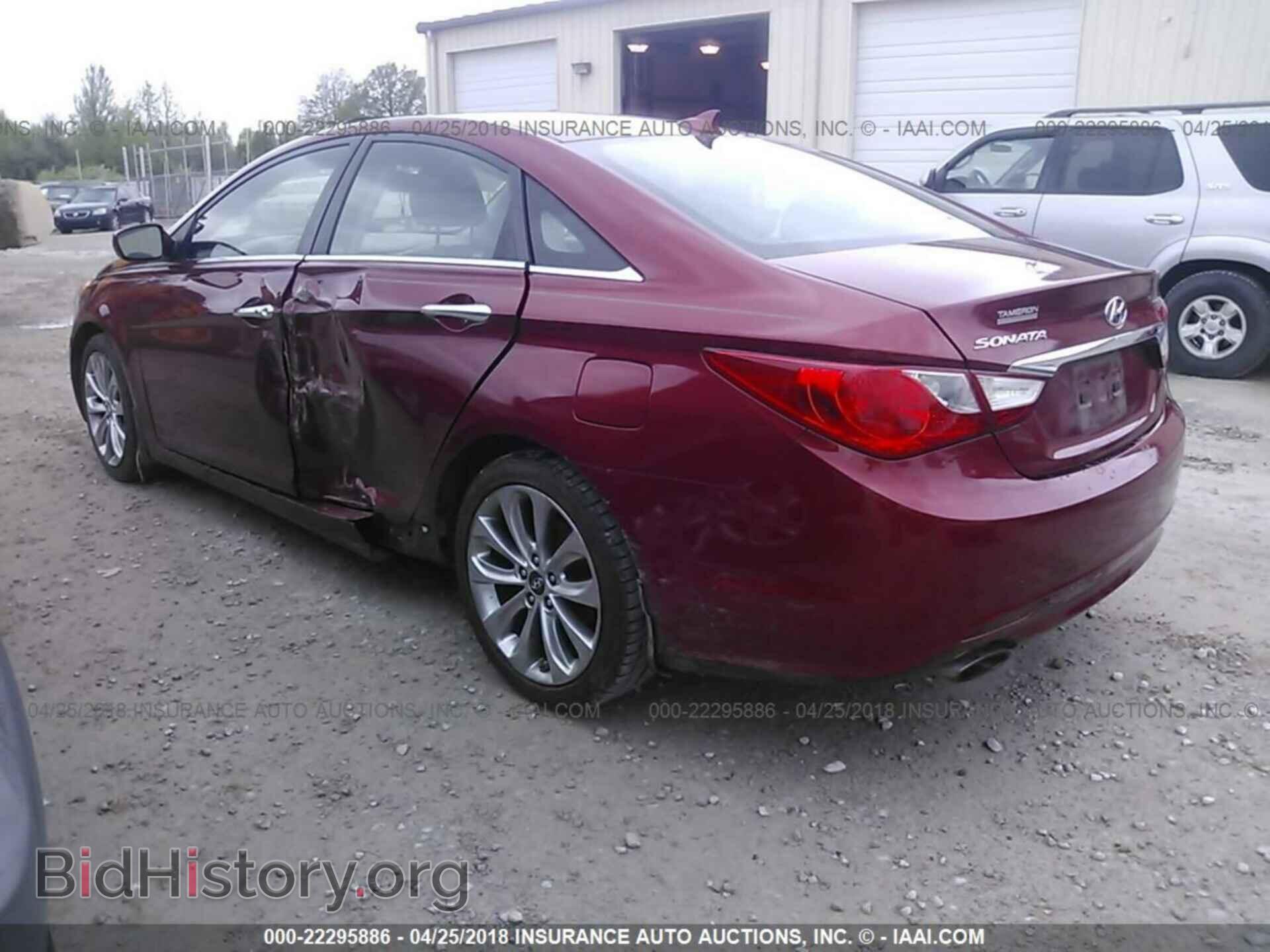 2012 Hyundai Sonata - VIN: 5NPEC4ACXCH442787 - Photo 3