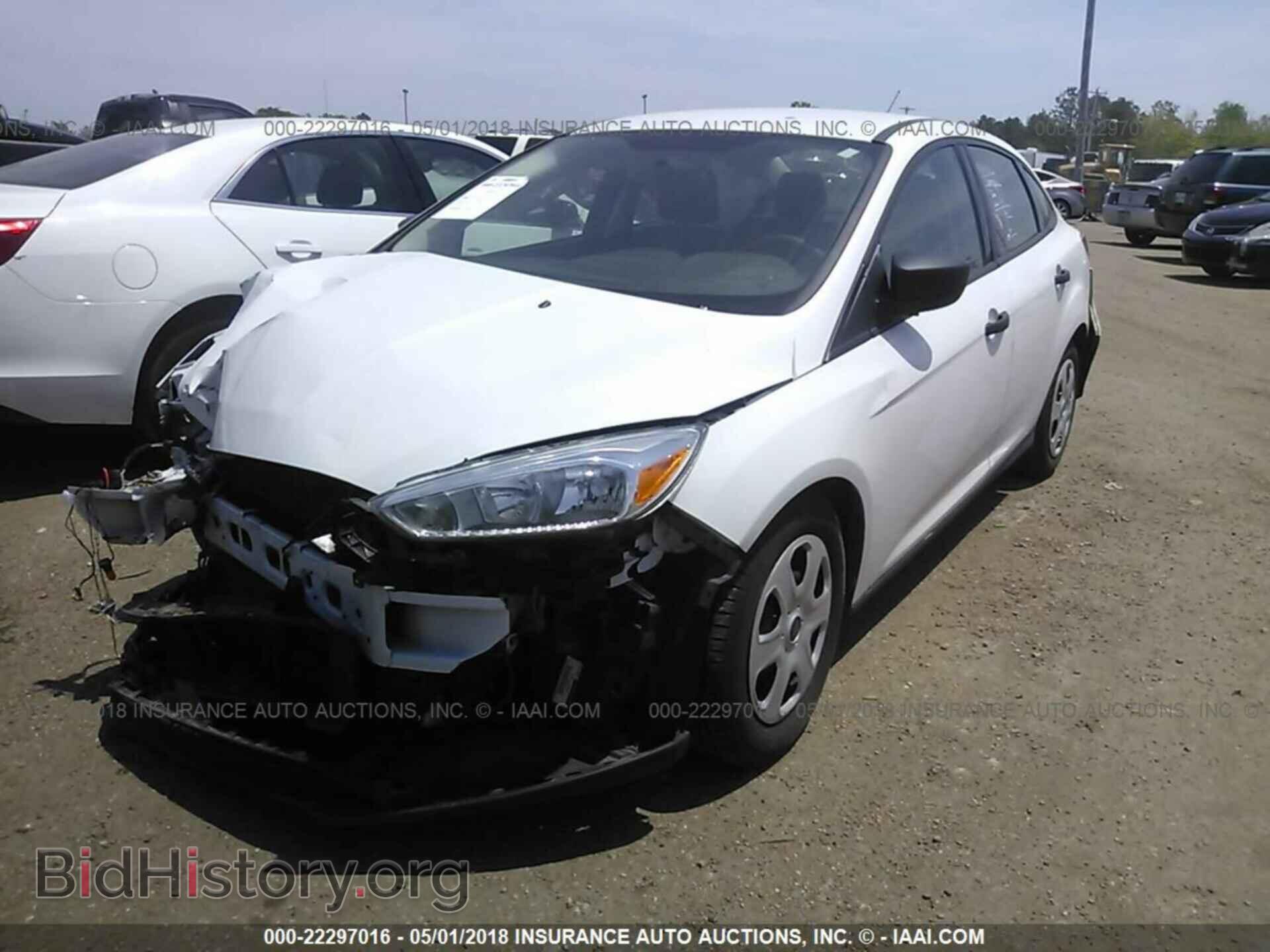 2016 Ford Focus - VIN: 1FADP3E20GL270918 - Photo 2