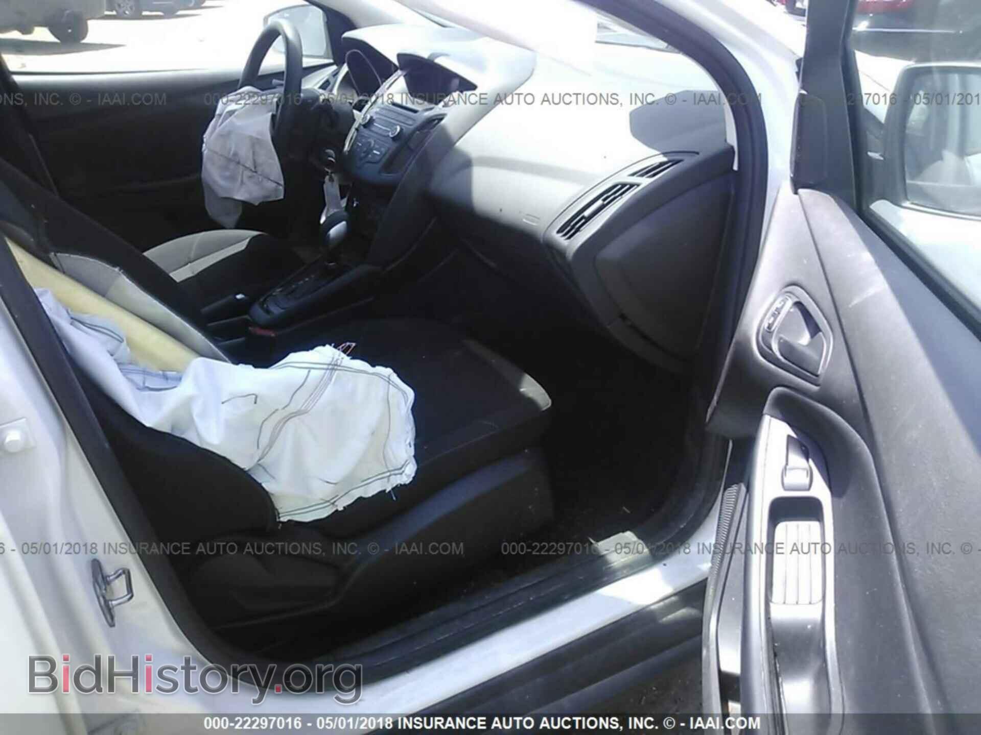 2016 Ford Focus - VIN: 1FADP3E20GL270918 - Photo 5