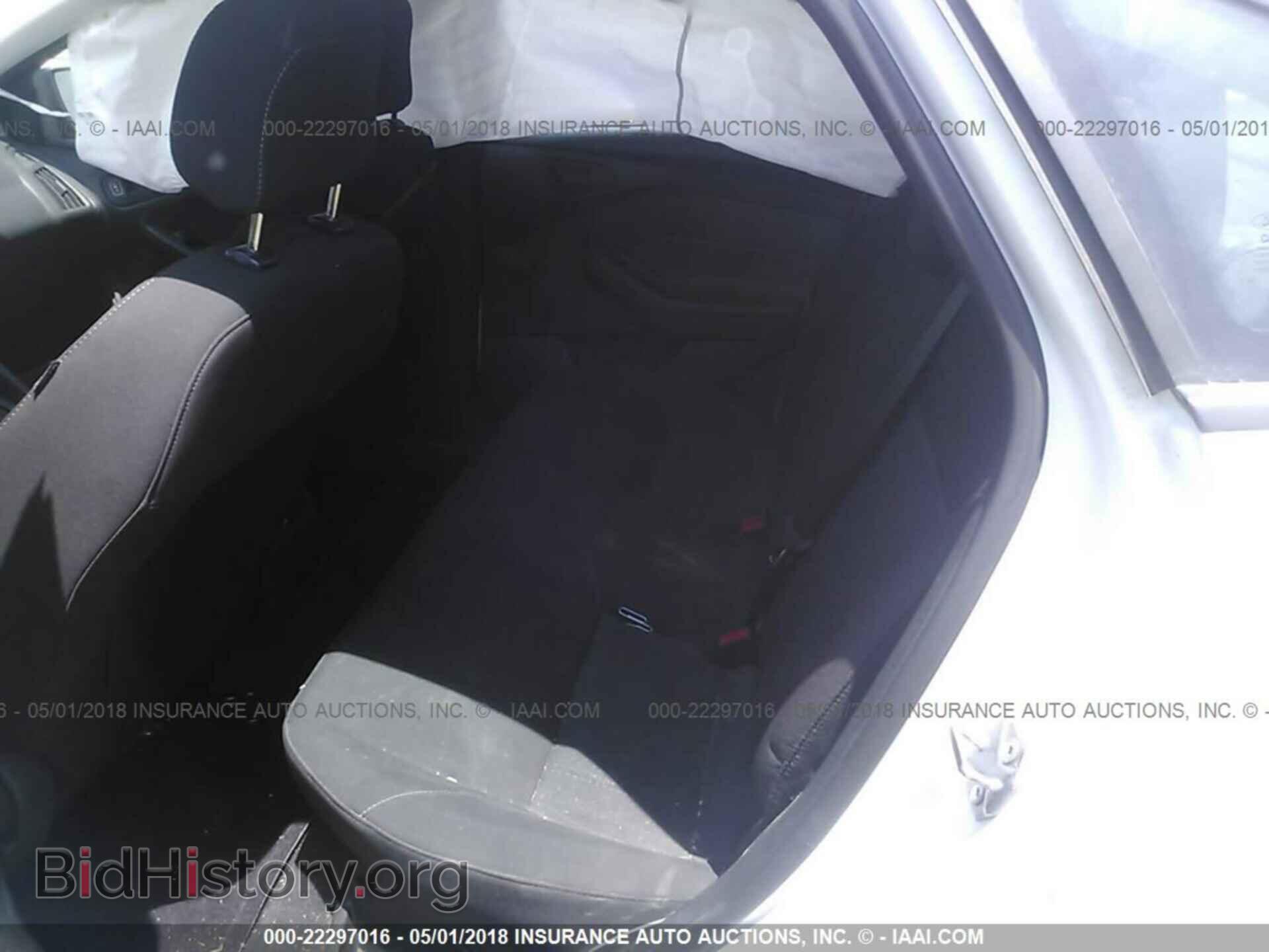 2016 Ford Focus - VIN: 1FADP3E20GL270918 - Photo 8
