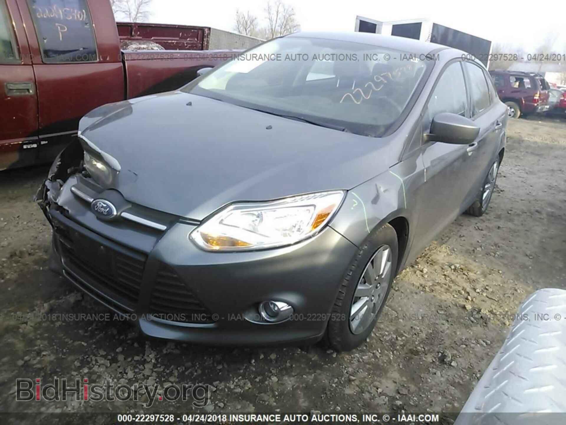 2012 Ford Focus - VIN: 1FAHP3F2XCL201230 - Photo 2