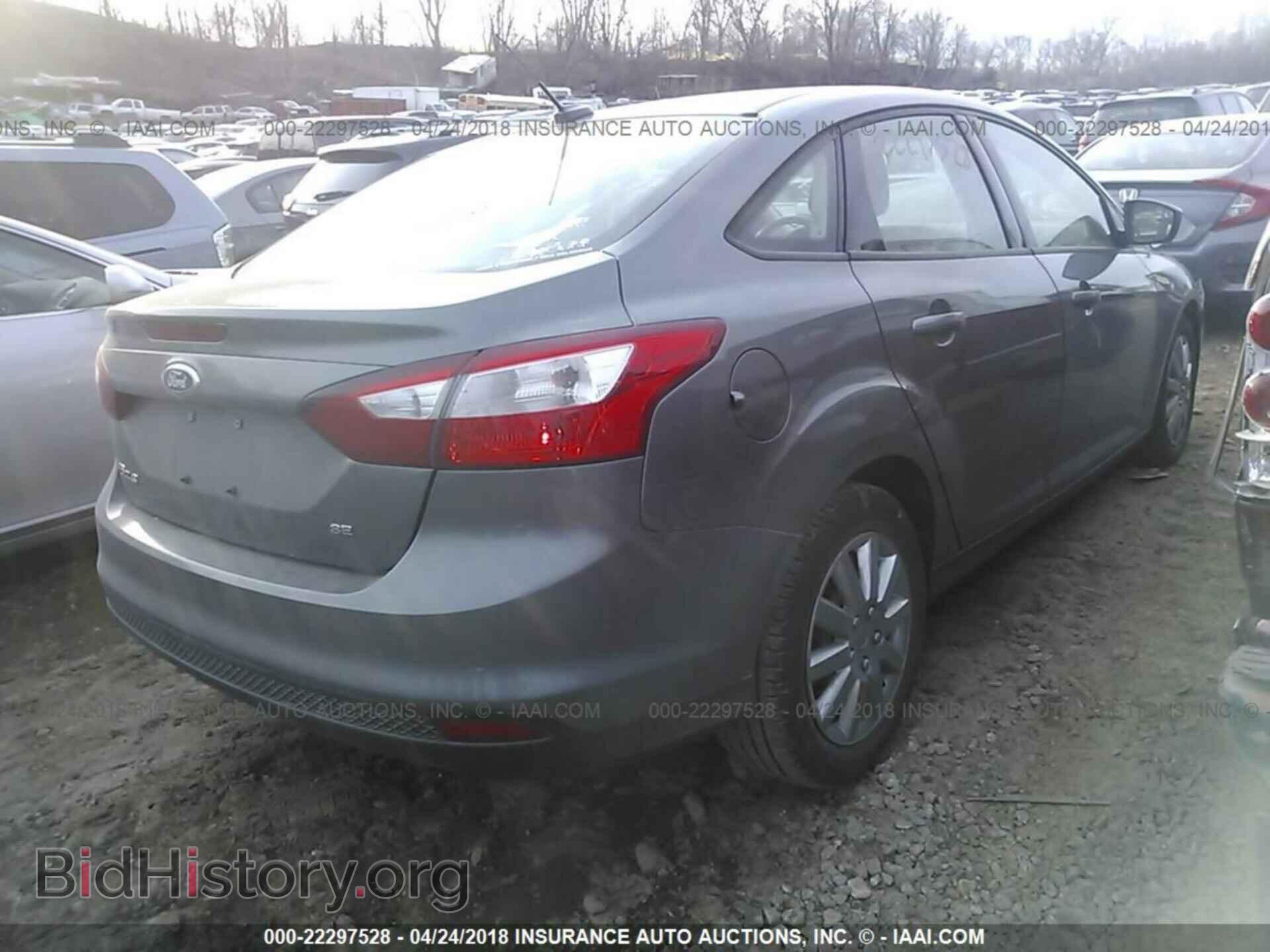 2012 Ford Focus - VIN: 1FAHP3F2XCL201230 - Photo 4