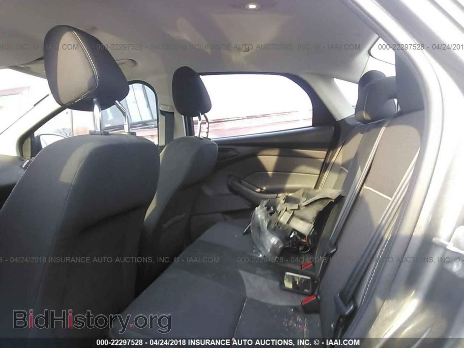 2012 Ford Focus - VIN: 1FAHP3F2XCL201230 - Photo 8