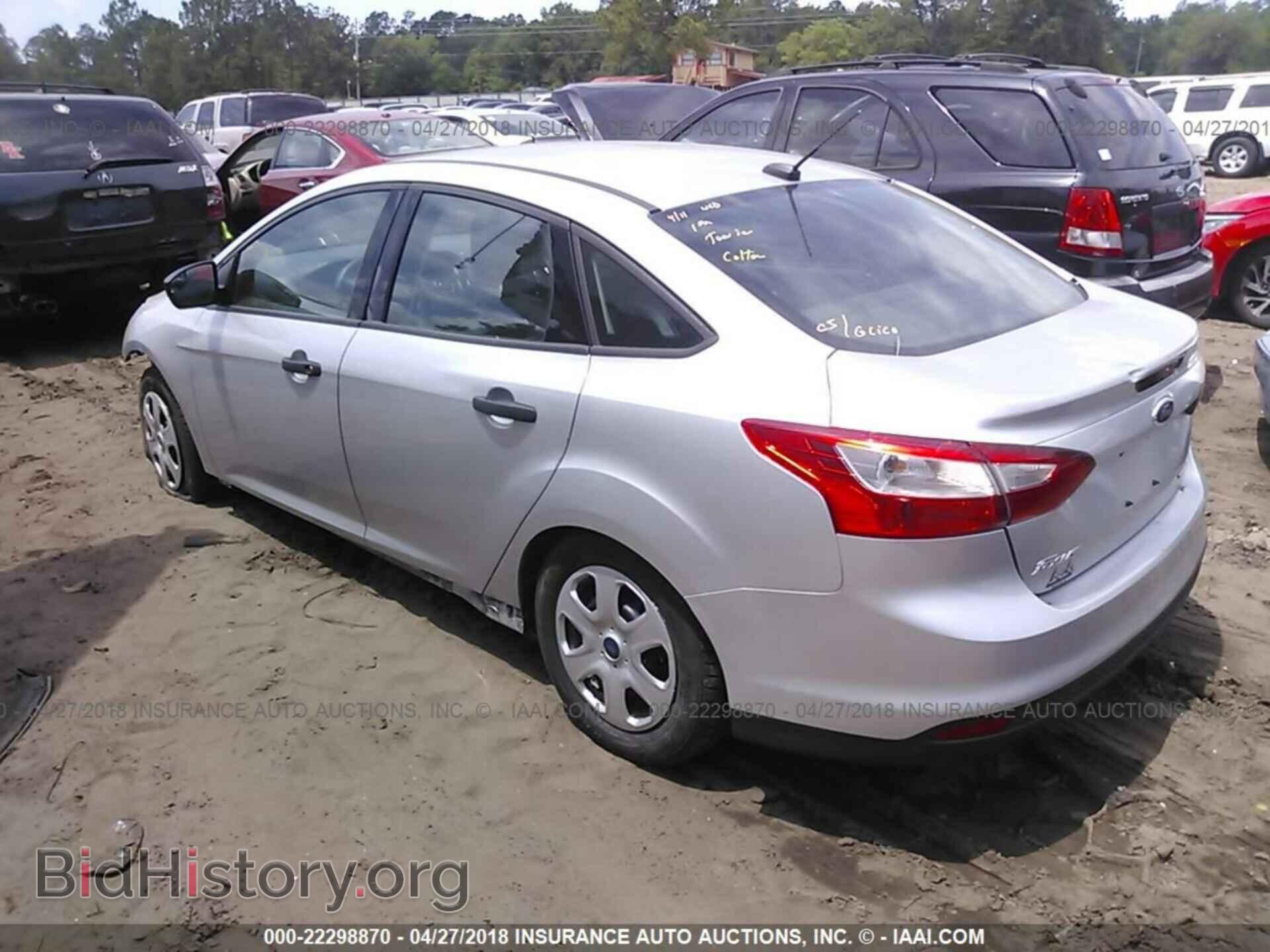 2014 Ford Focus - VIN: 1FADP3E25EL127086 - Photo 3