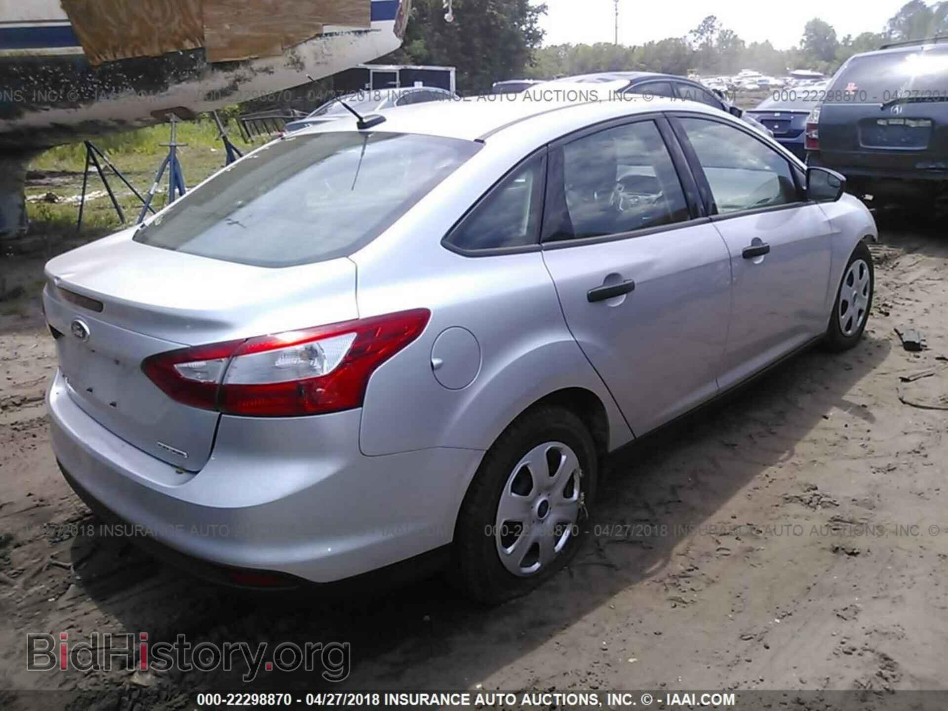 2014 Ford Focus - VIN: 1FADP3E25EL127086 - Photo 4