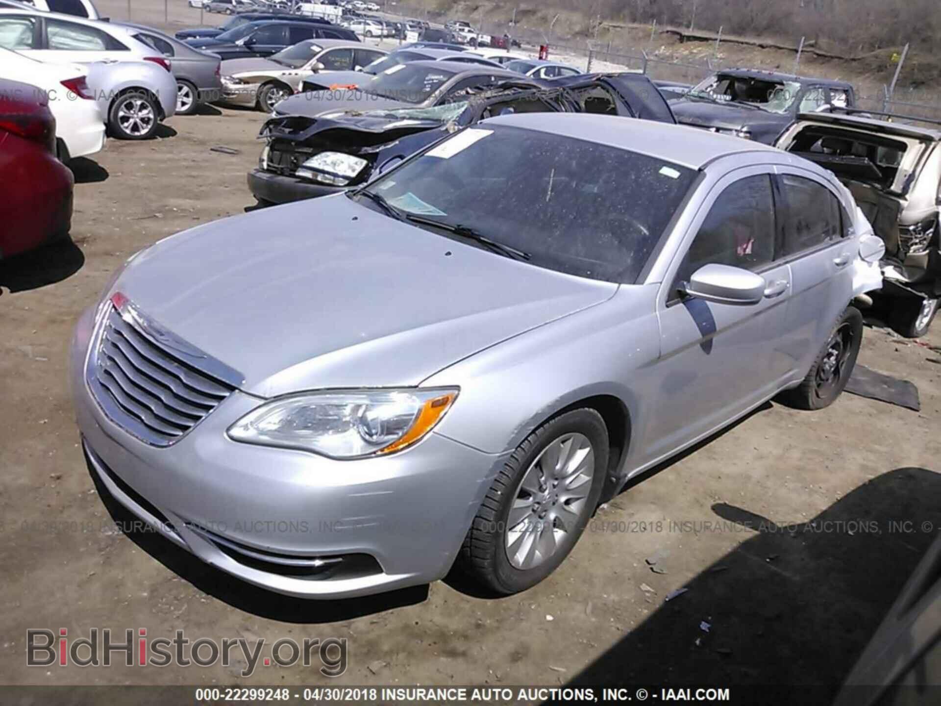 2011 Chrysler 200 - VIN: 1C3BC4FB8BN524992 - Фото 2