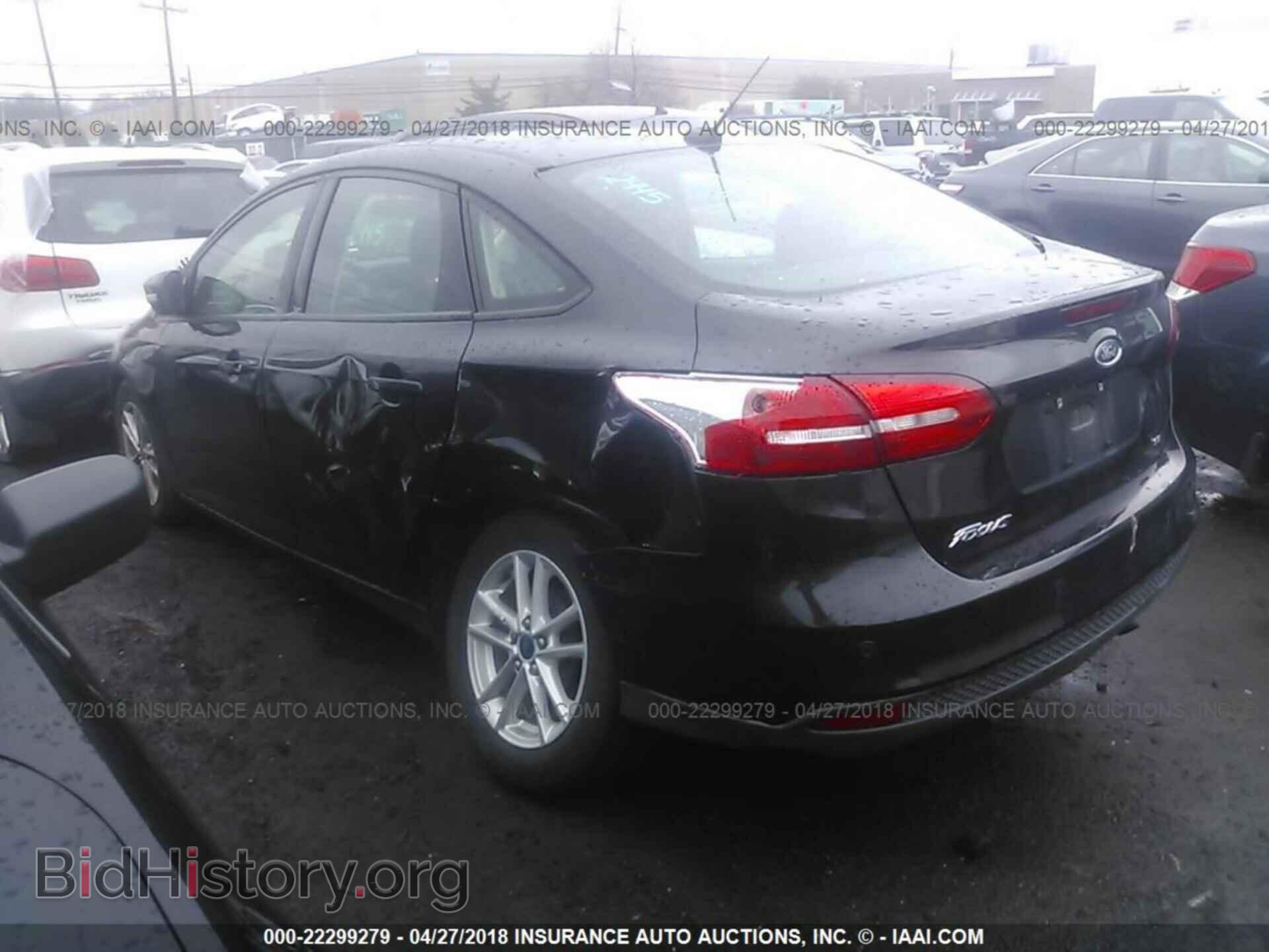 2015 Ford Focus - VIN: 1FADP3F24FL258803 - Фото 3