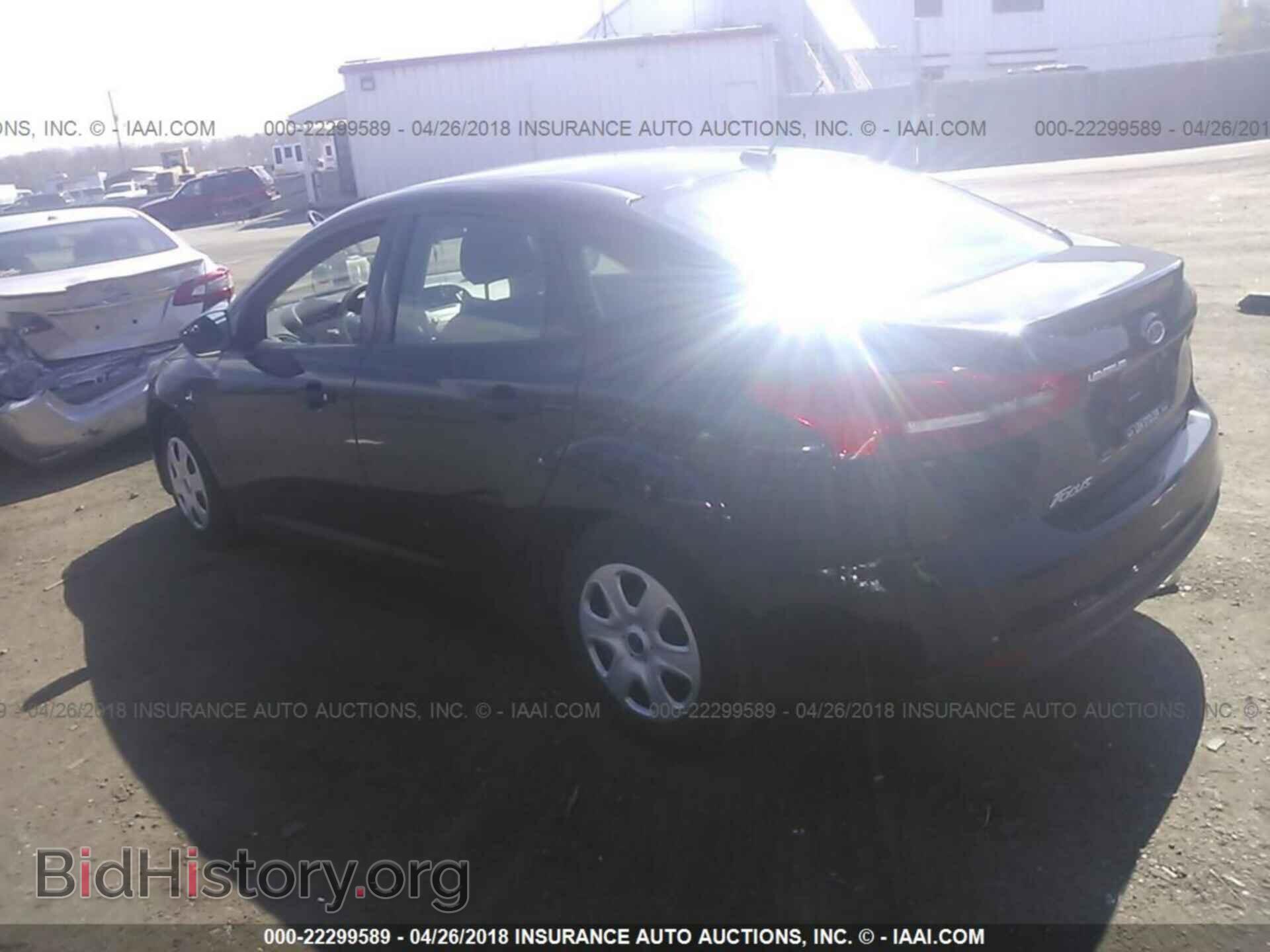 2016 Ford Focus - VIN: 1FADP3E21GL211103 - Фото 3