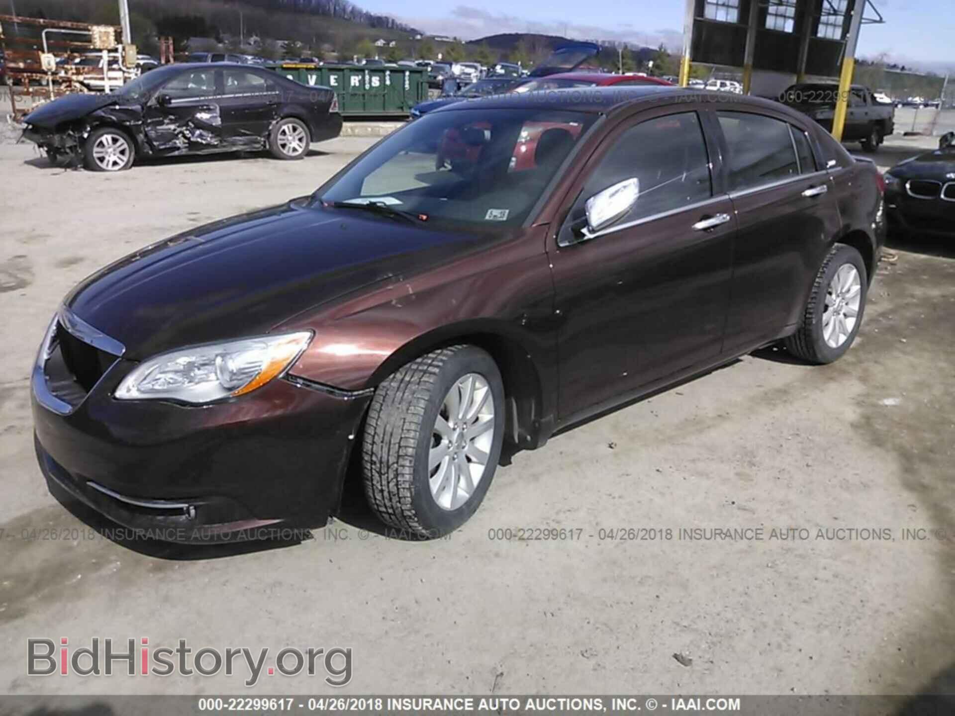 2013 Chrysler 200 - VIN: 1C3CCBCG1DN711423 - Фото 2