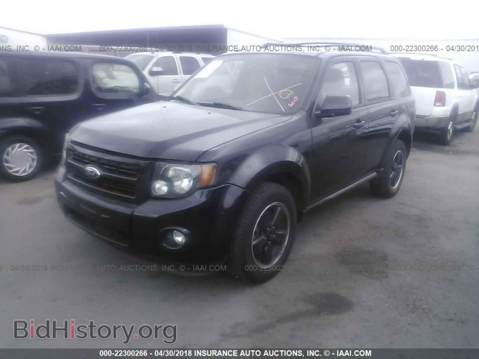 2012 Ford Escape - VIN: 1FMCU9DG3CKC85794 - Photo 2