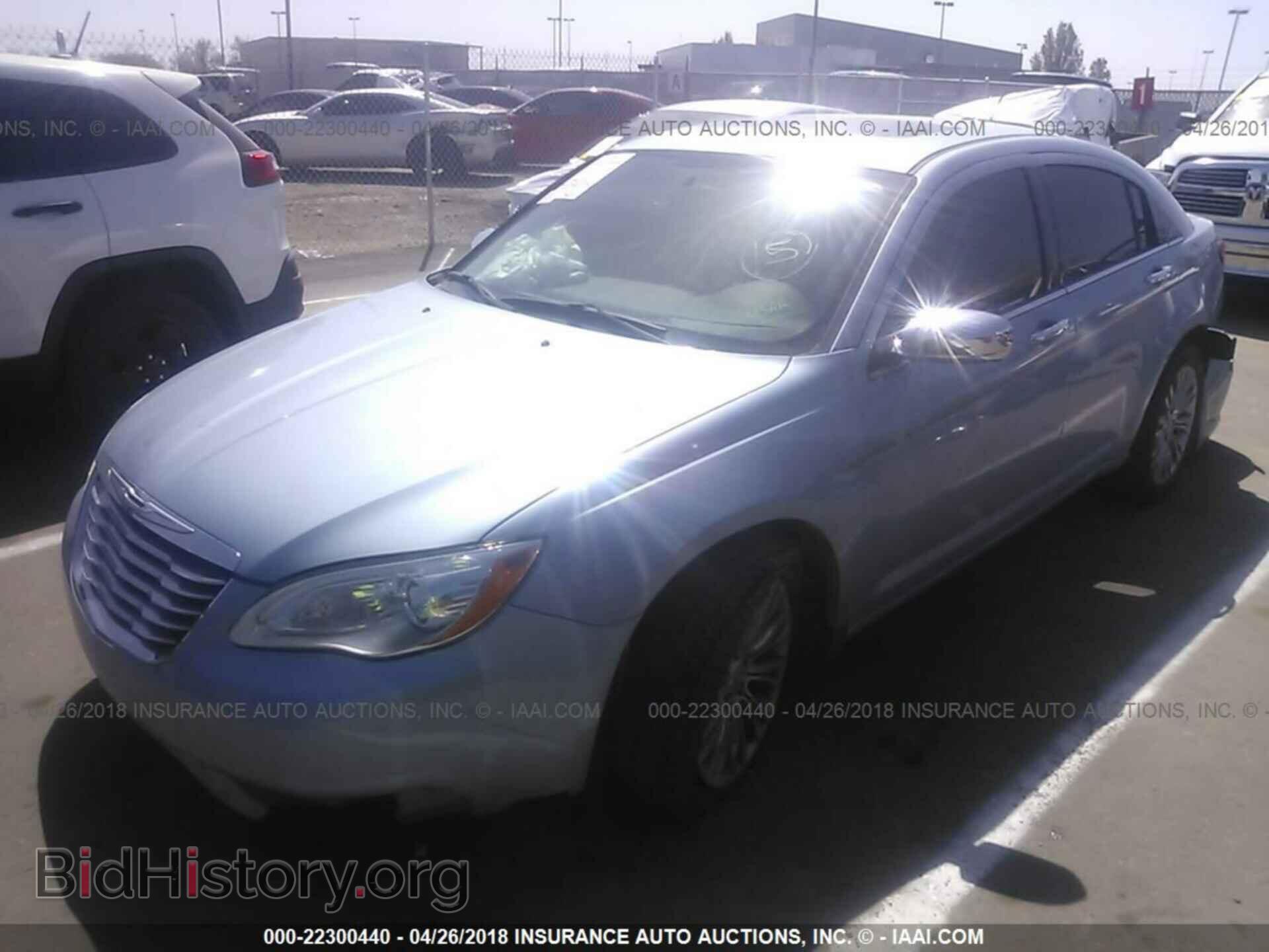 2012 Chrysler 200 - VIN: 1C3CCBCB5CN257891 - Фото 2