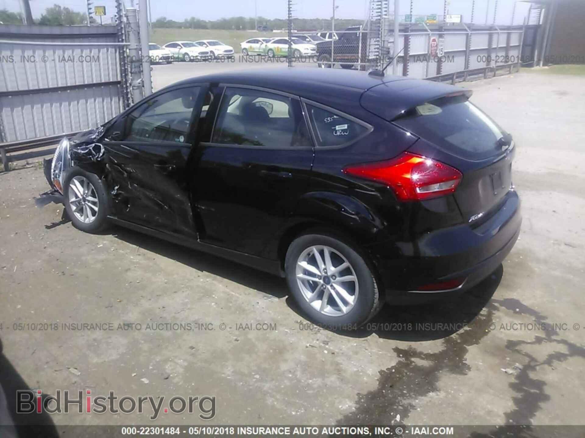 2017 Ford Focus - VIN: 1FADP3K20HL231994 - Photo 3