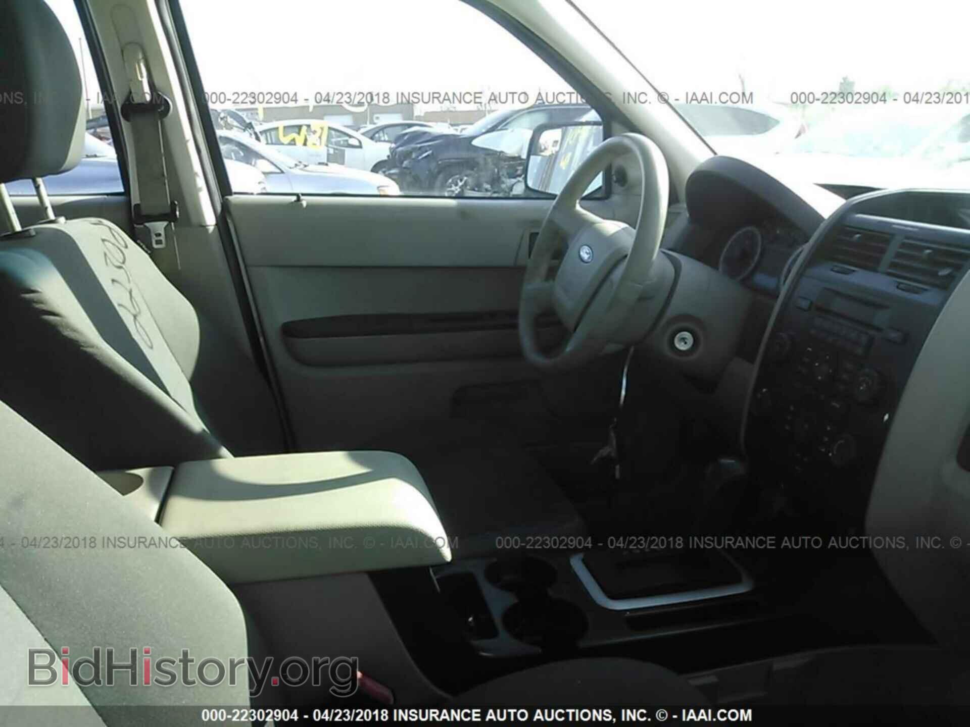 2011 Ford Escape - VIN: 1FMCU0C70BKA76332 - Фото 5