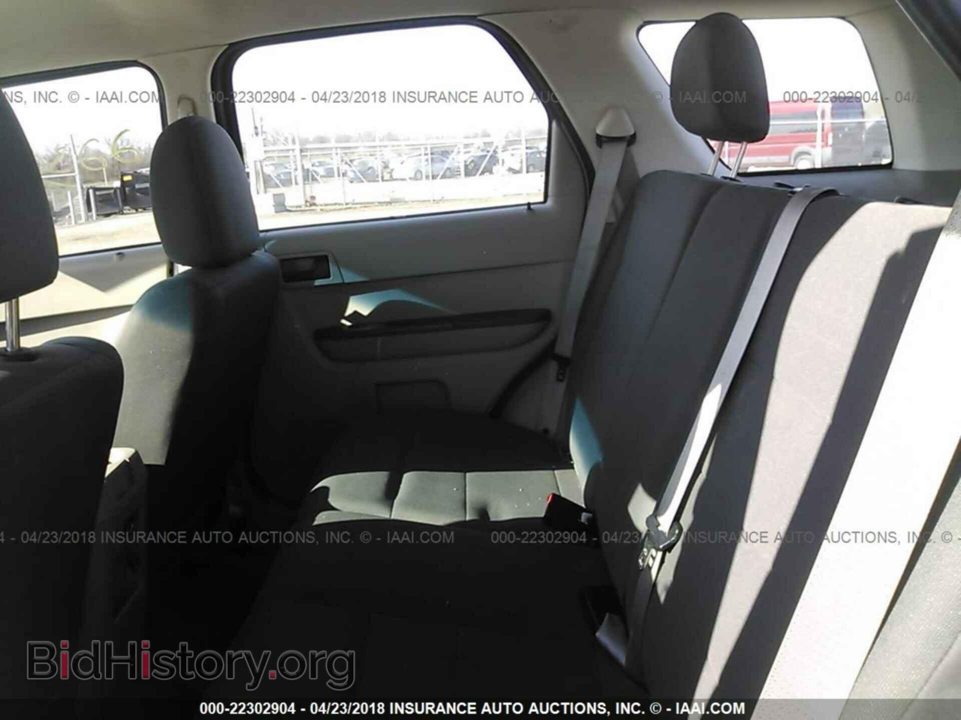 2011 Ford Escape - VIN: 1FMCU0C70BKA76332 - Фото 8