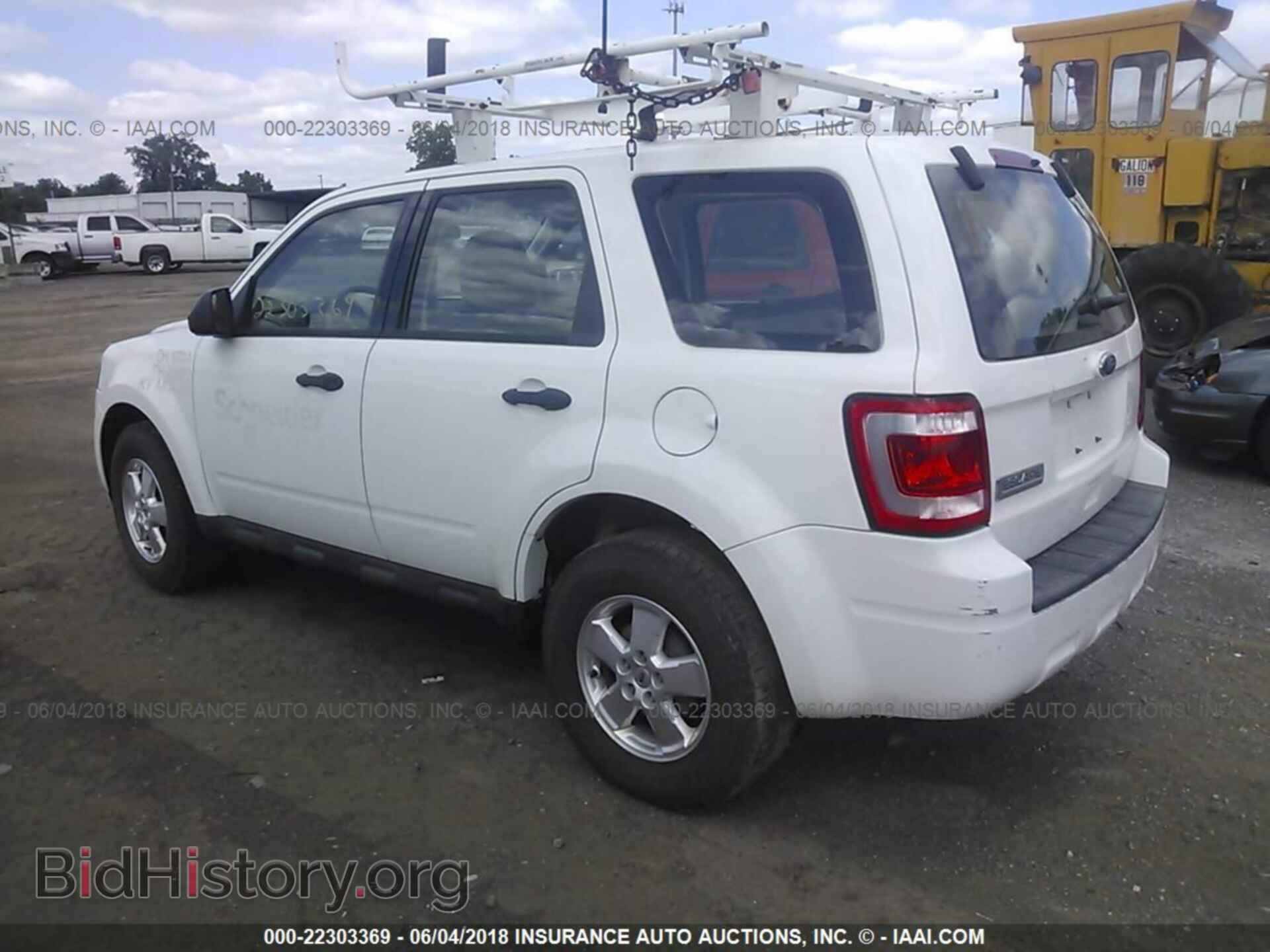 2011 Ford Escape - VIN: 1FMCU0C75BKB35522 - Фото 3