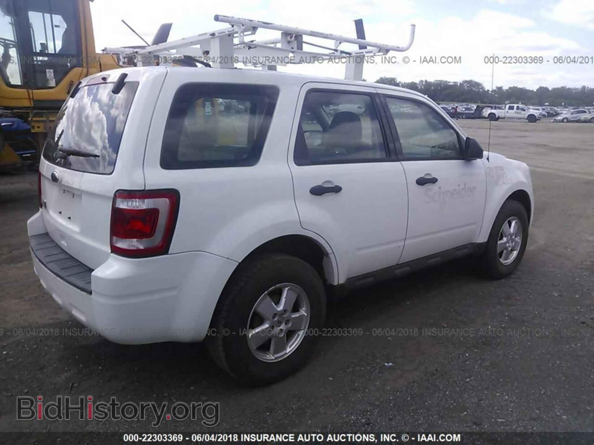 2011 Ford Escape - VIN: 1FMCU0C75BKB35522 - Фото 4