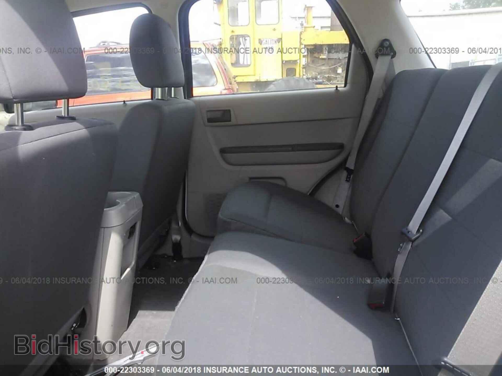 2011 Ford Escape - VIN: 1FMCU0C75BKB35522 - Фото 8