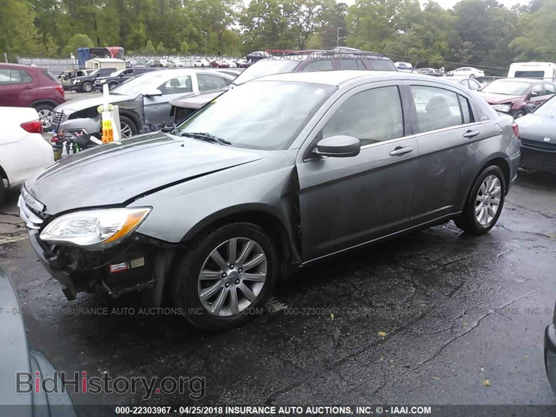 2012 Chrysler 200 - VIN: 1C3CCBBG7CN152931 - Фото 2