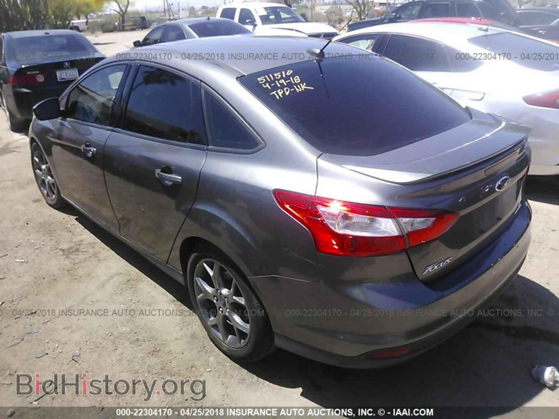 2014 Ford Focus - VIN: 1FADP3F2XEL151219 - Photo 3
