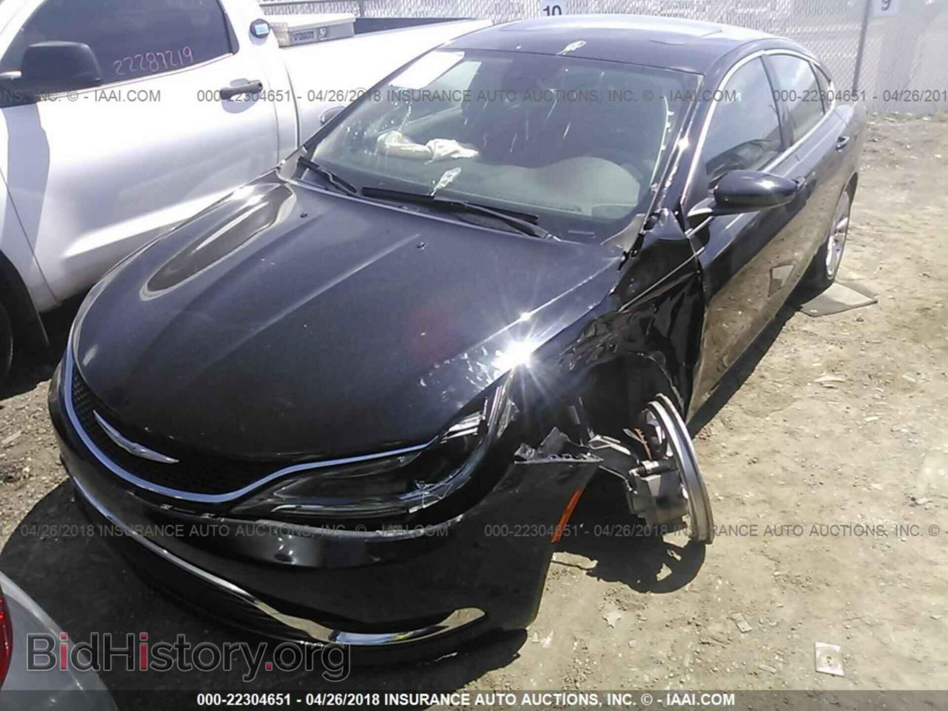 2015 Chrysler 200 - VIN: 1C3CCCAB5FN642462 - Photo 2