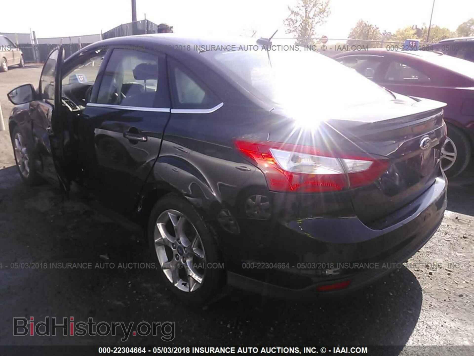 2012 Ford Focus - VIN: 1FAHP3J22CL104000 - Photo 3