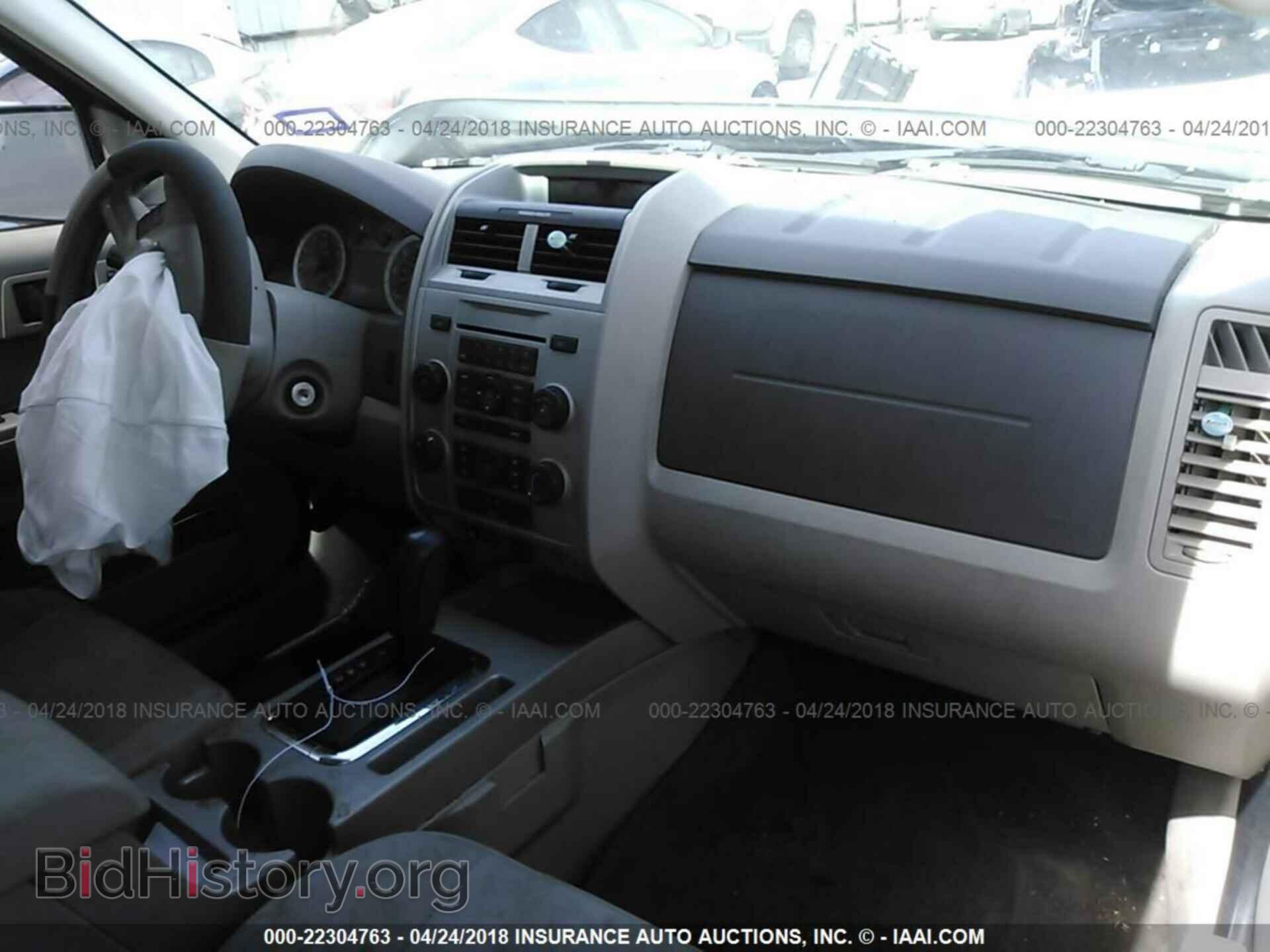 2011 Ford Escape - VIN: 1FMCU0DG0BKC54156 - Фото 5
