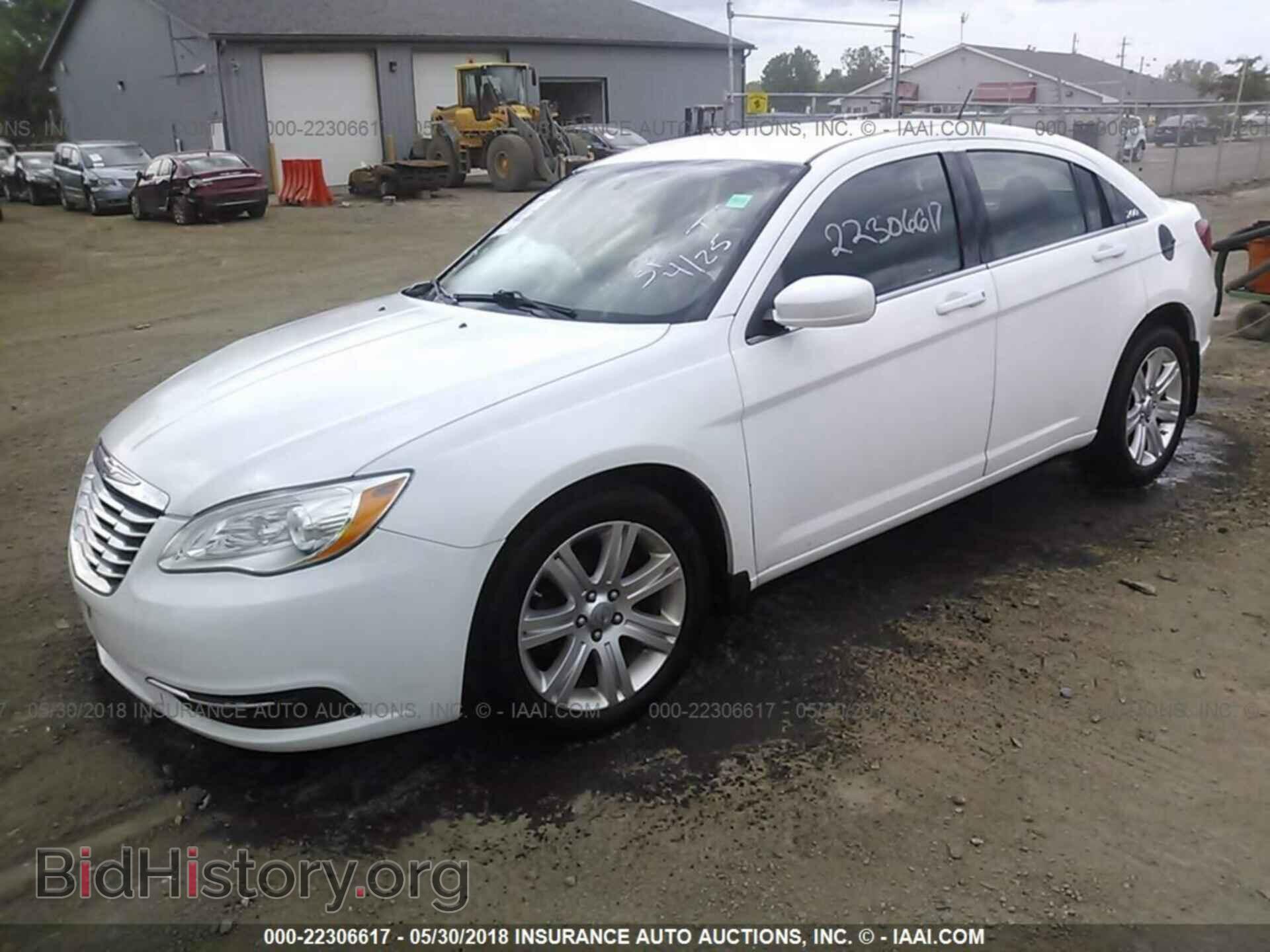 2012 Chrysler 200 - VIN: 1C3CCBBBXCN301269 - Фото 2
