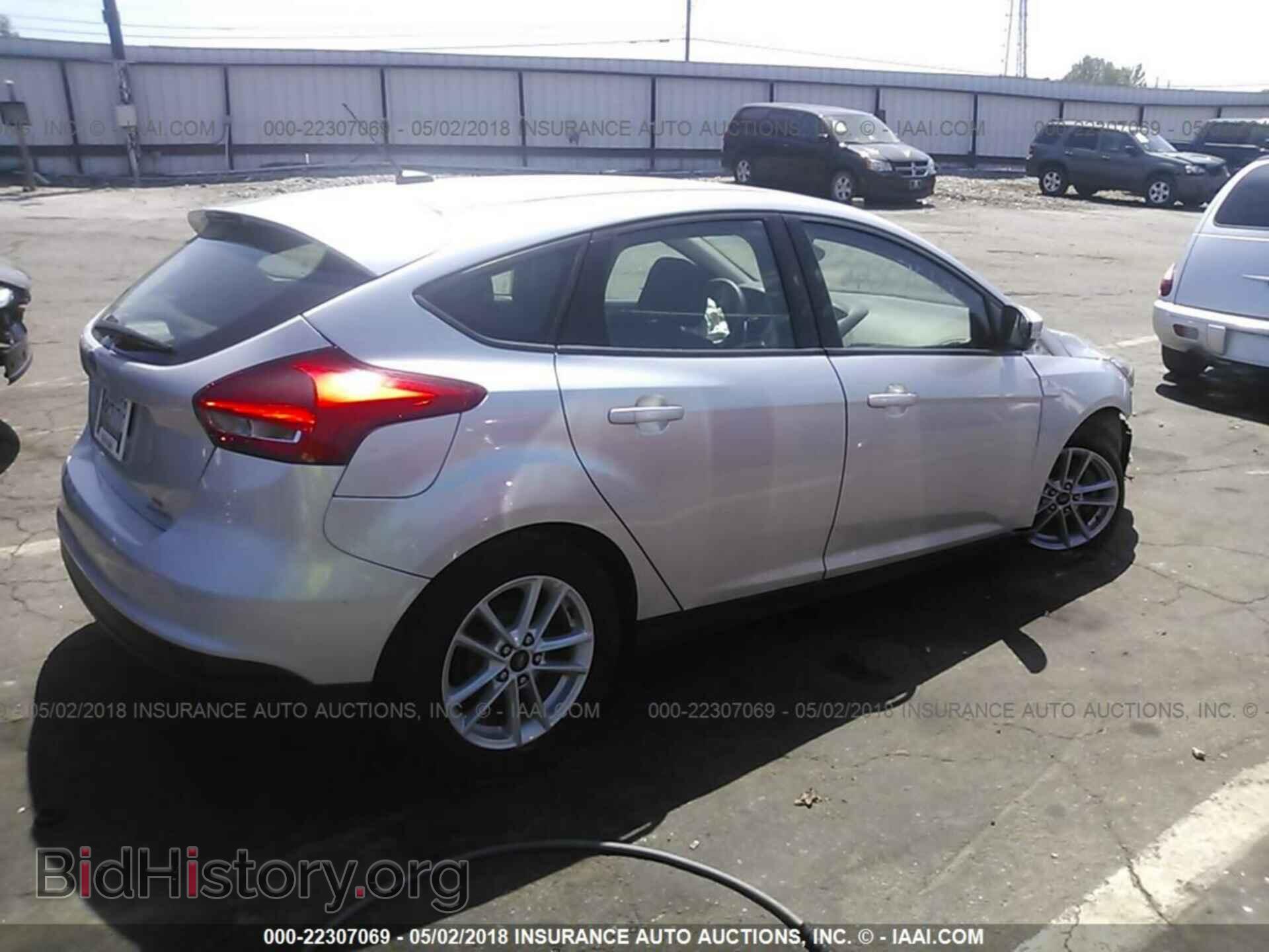2015 Ford Focus - VIN: 1FADP3K23FL222851 - Photo 4