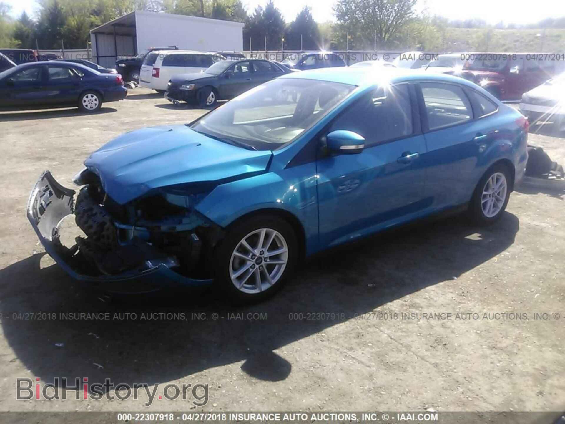 2015 Ford Focus - VIN: 1FADP3F25FL207424 - Photo 2