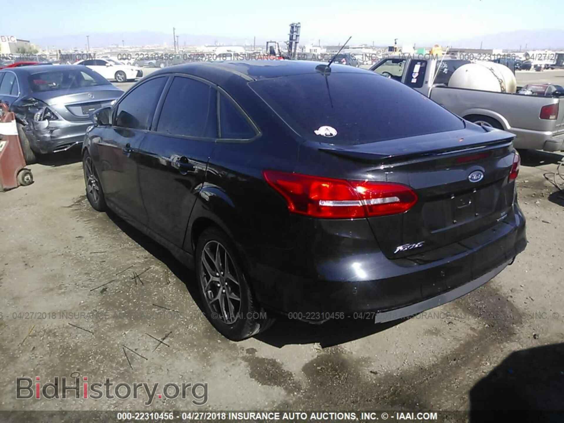 2015 Ford Focus - VIN: 1FADP3F29FL341661 - Photo 3