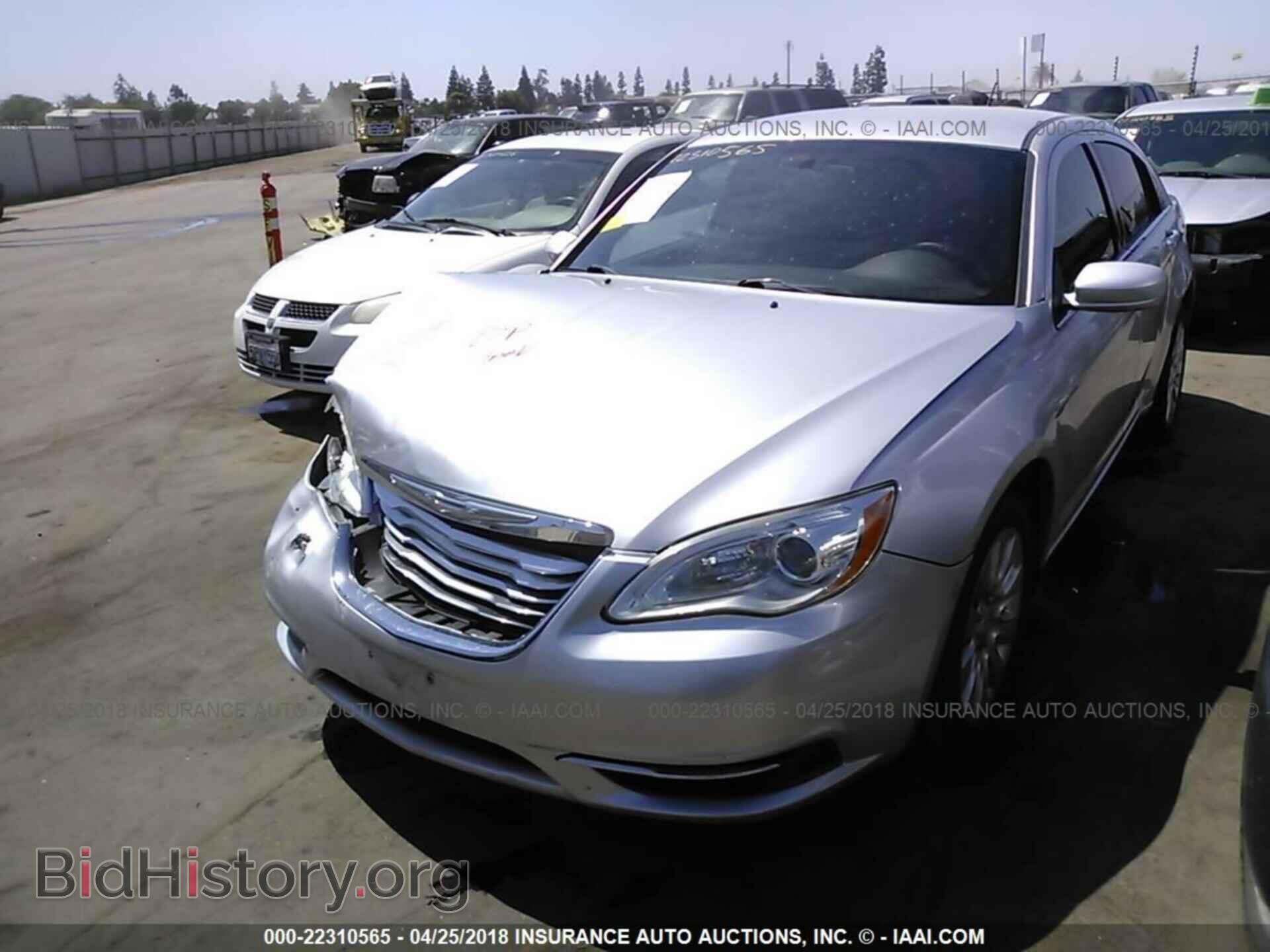 2012 Chrysler 200 - VIN: 1C3CCBAB1CN273654 - Фото 2