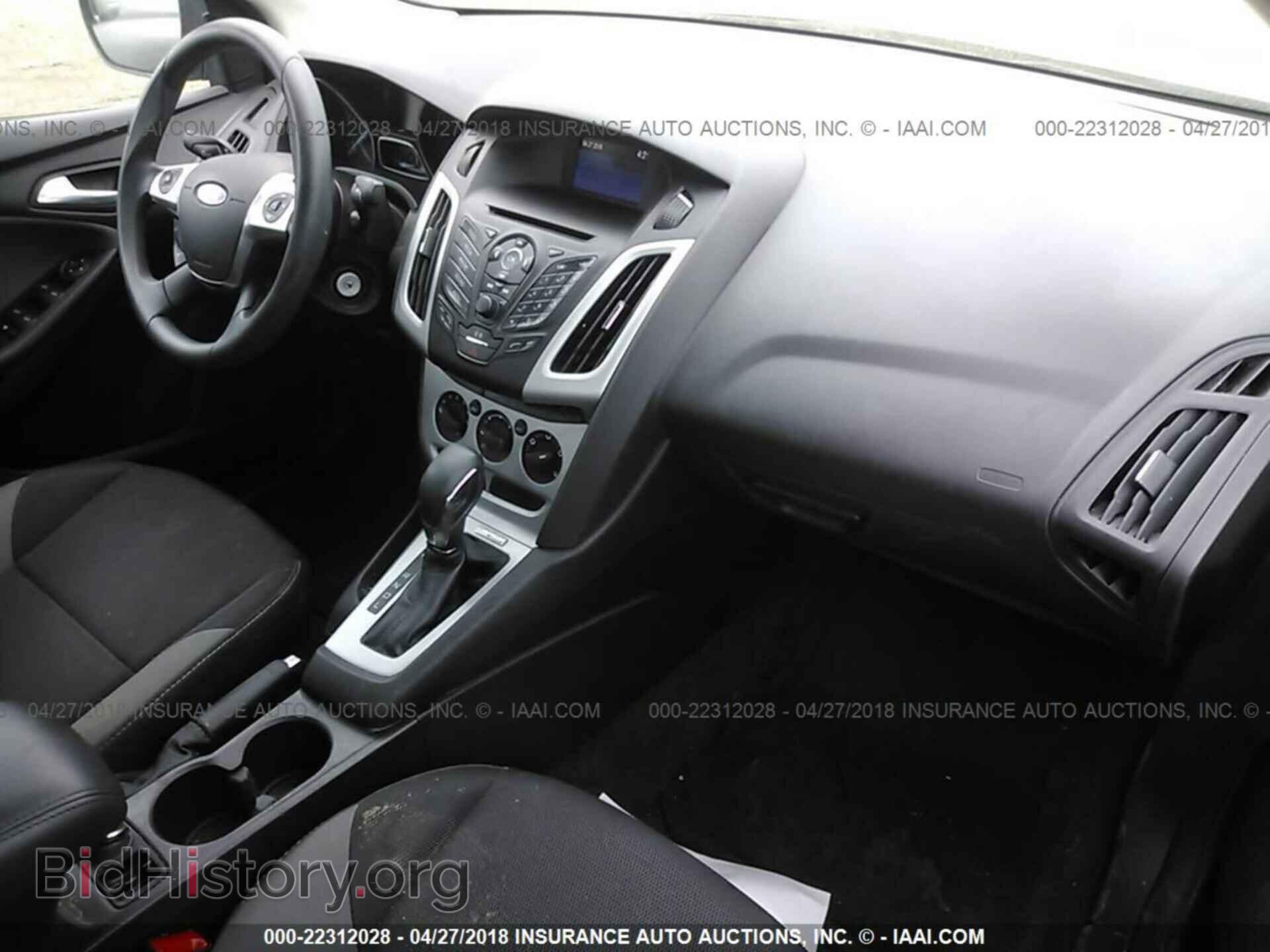 2014 Ford Focus - VIN: 1FADP3F27EL350745 - Photo 5