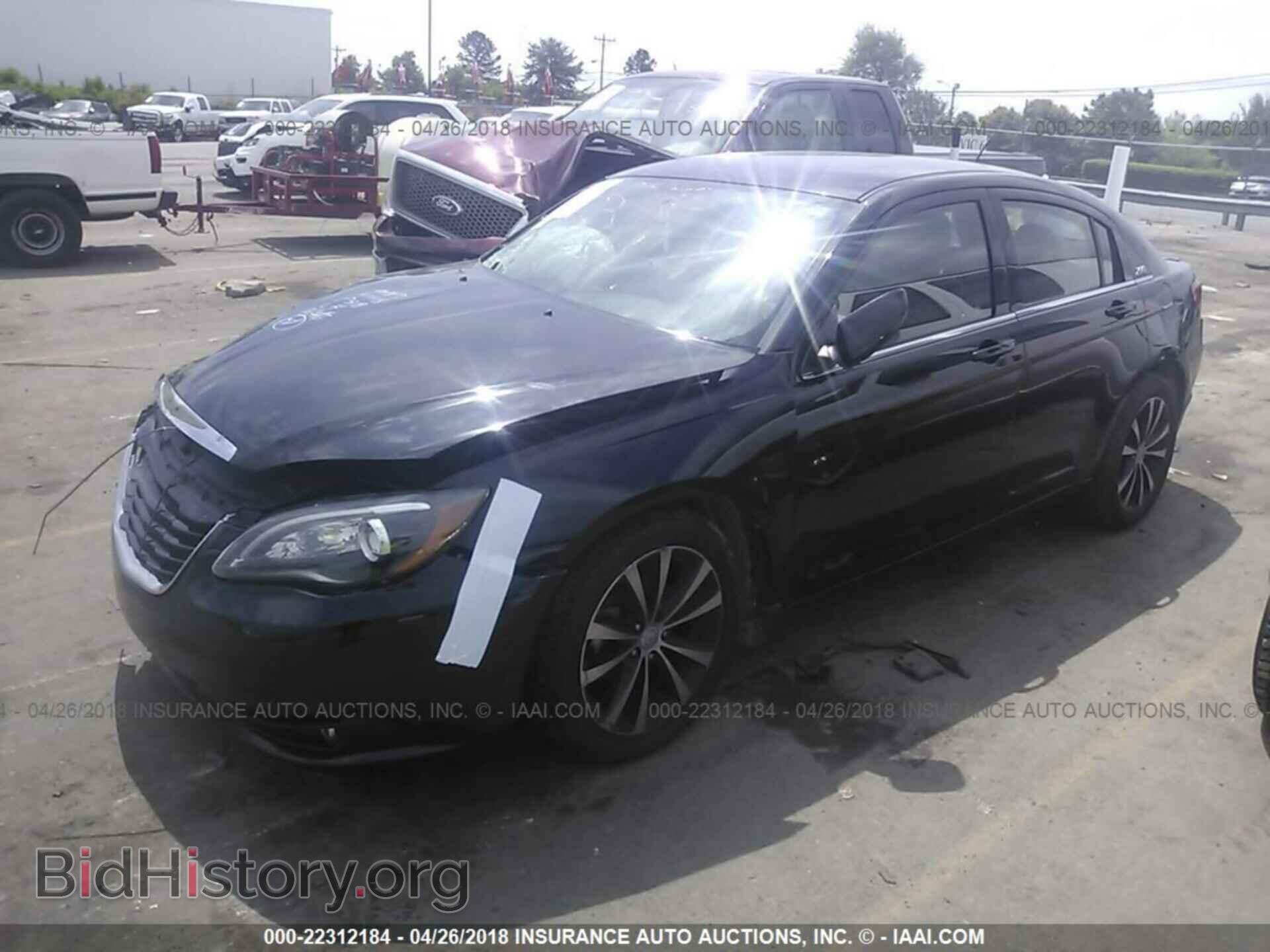 2013 Chrysler 200 - VIN: 1C3CCBCGXDN571050 - Photo 2