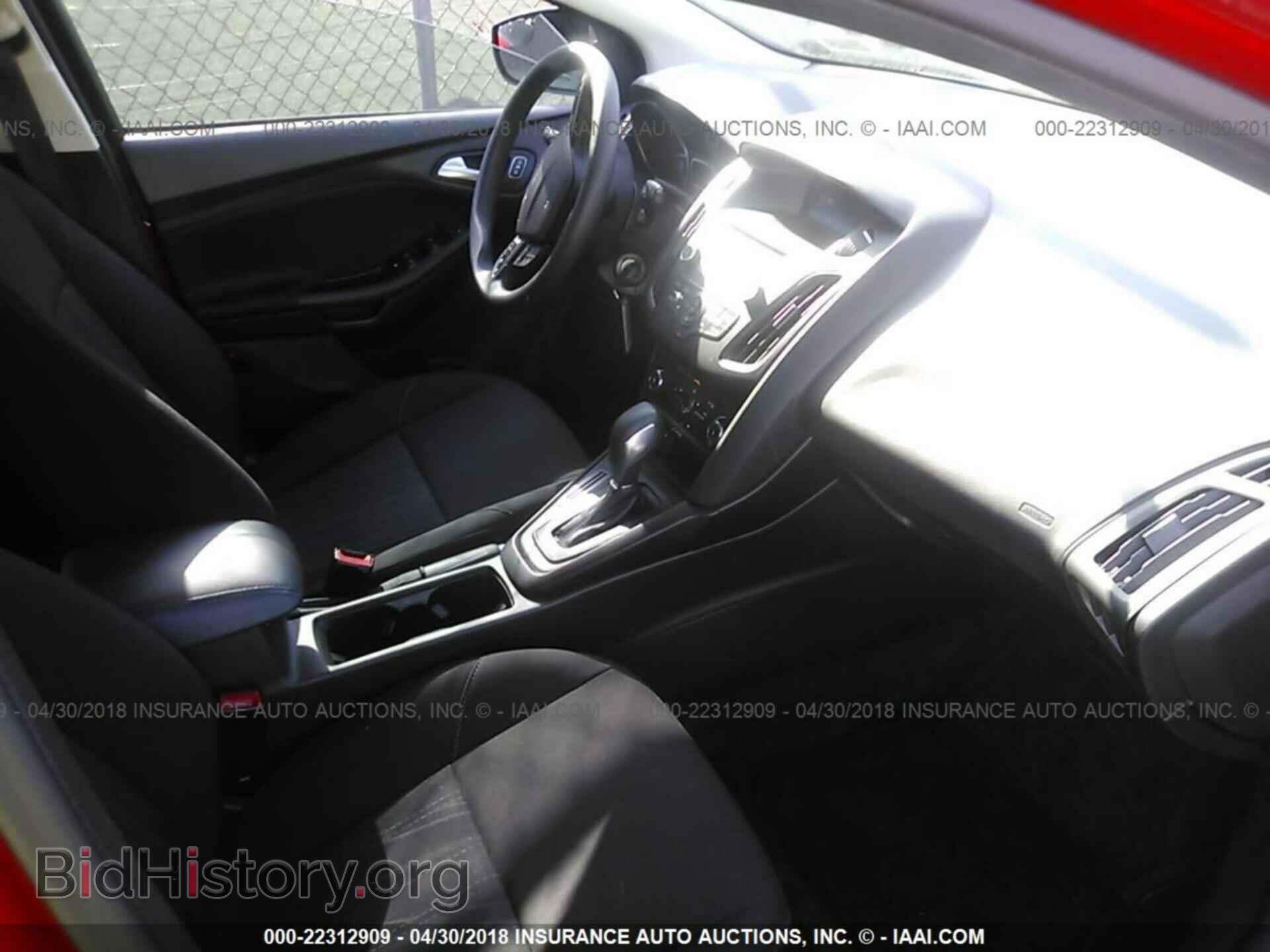 2017 Ford Focus - VIN: 1FADP3K28HL249014 - Photo 5