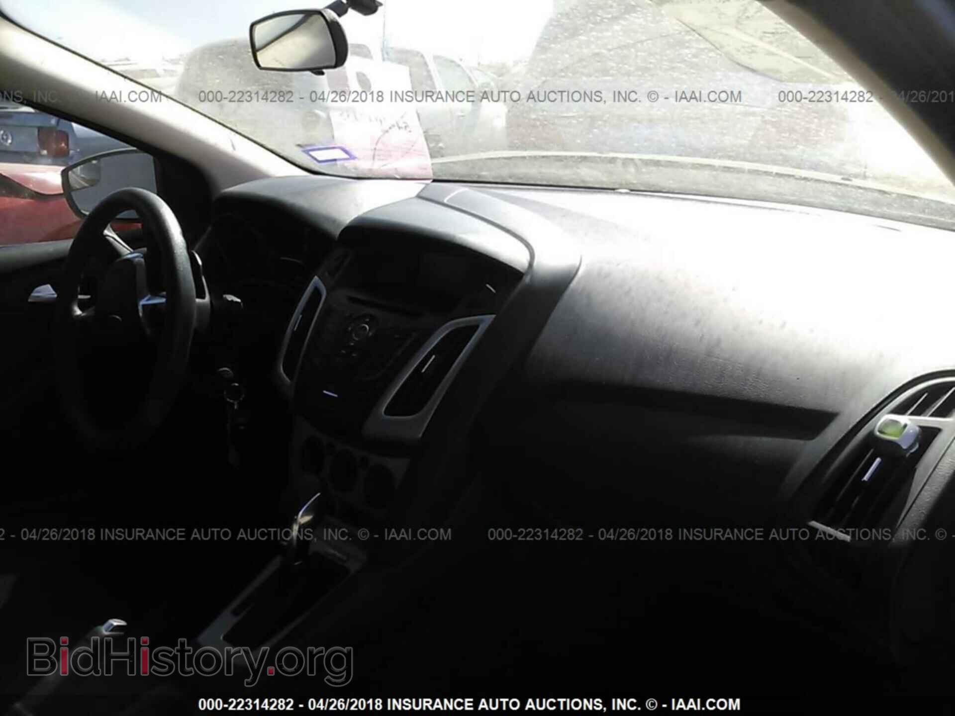 2014 Ford Focus - VIN: 1FADP3F23EL320741 - Photo 5