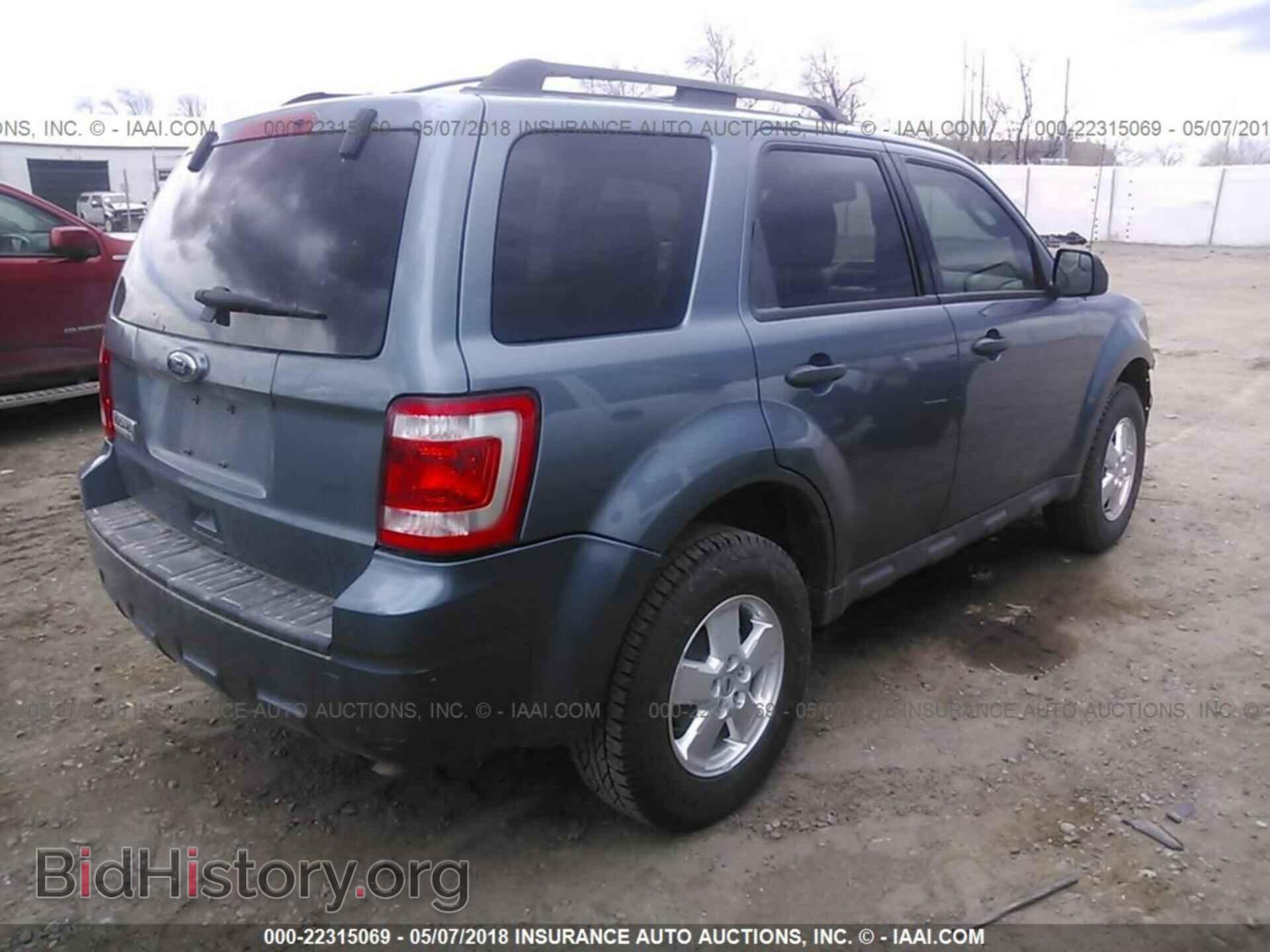 2011 Ford Escape - VIN: 1FMCU0D77BKA38692 - Photo 4