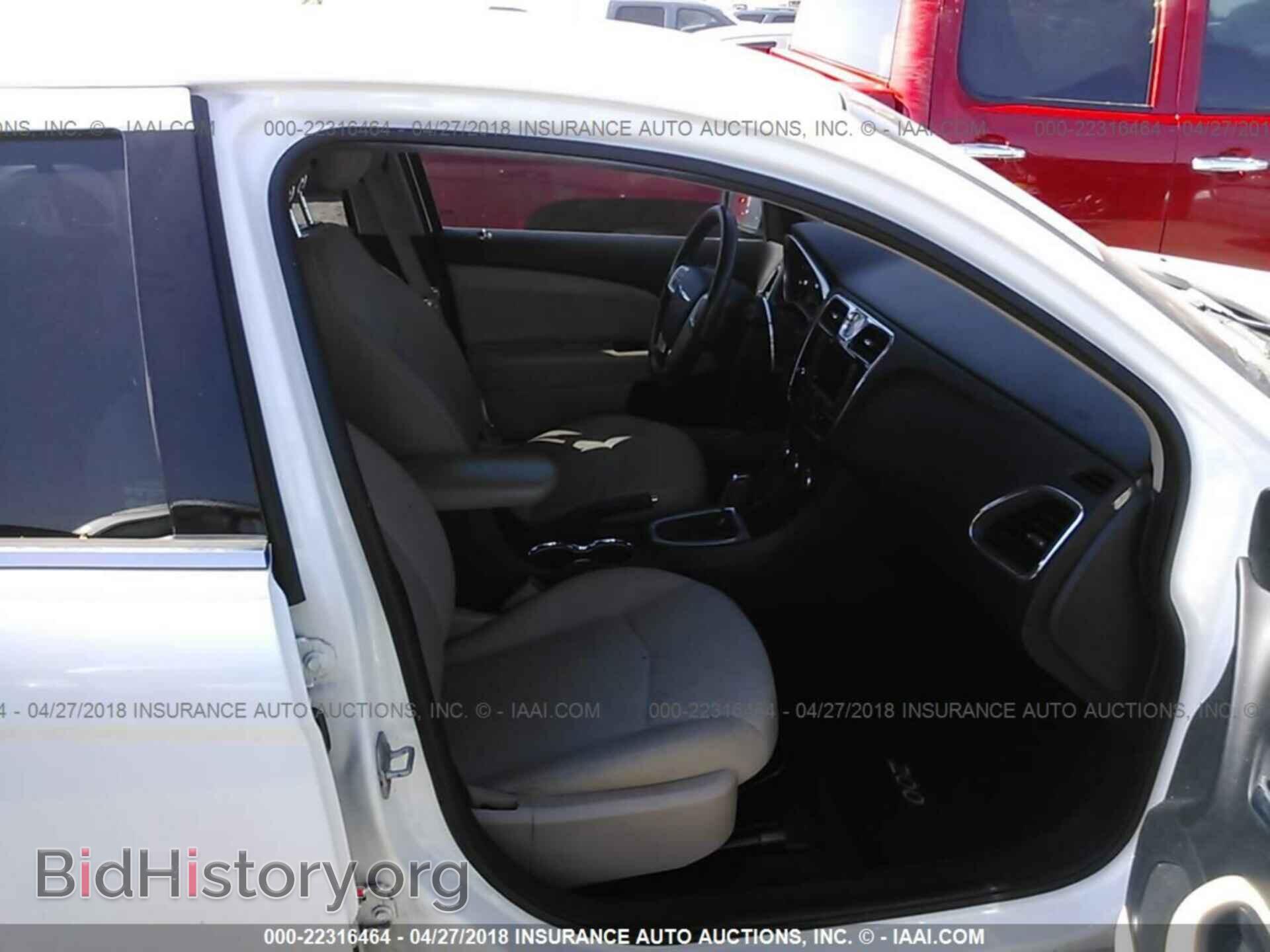 2011 Chrysler 200 - VIN: 1C3BC2FG0BN549210 - Photo 5