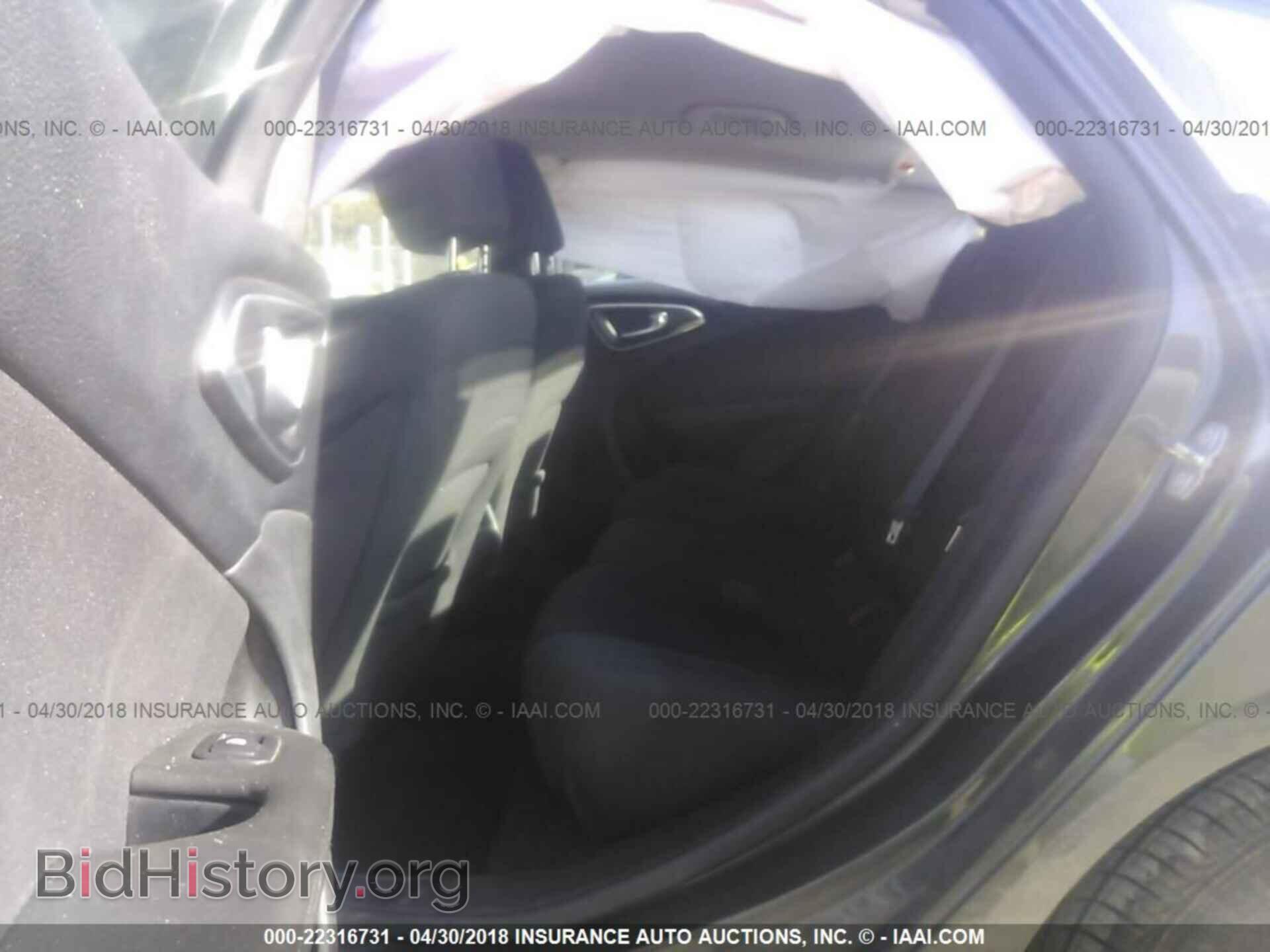 2015 Chrysler 200 - VIN: 1C3CCCAB7FN742000 - Photo 8