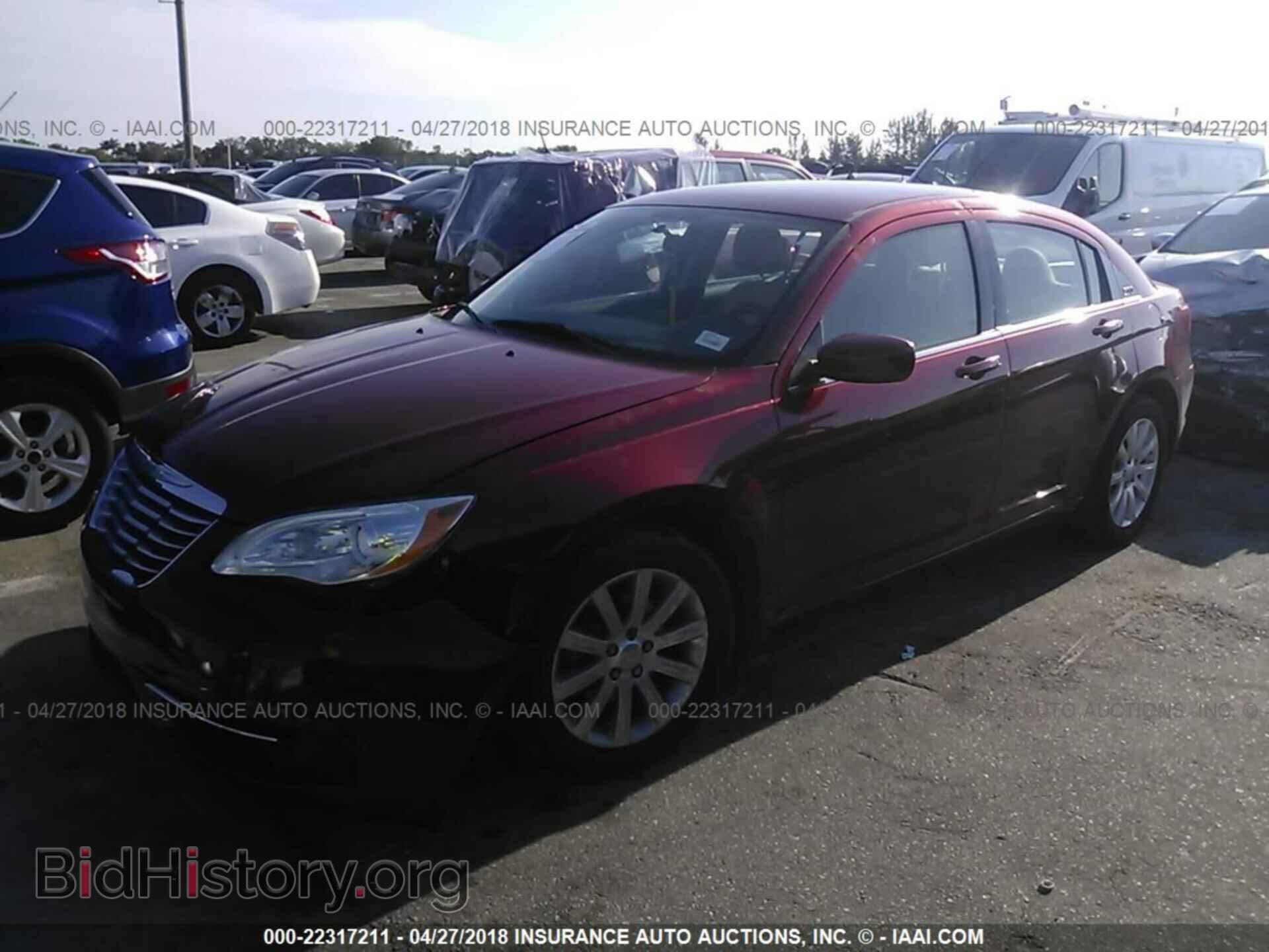 2013 Chrysler 200 - VIN: 1C3CCBBB9DN696336 - Фото 2