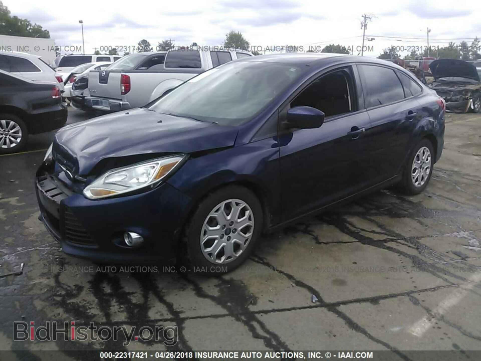 2012 Ford Focus - VIN: 1FAHP3F20CL139630 - Photo 2