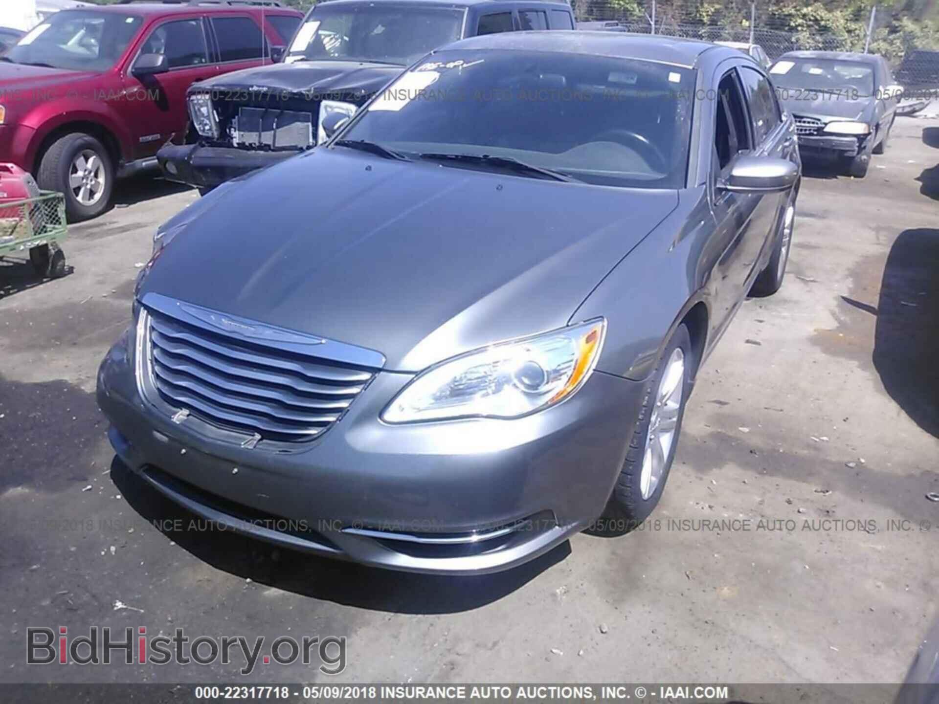2012 Chrysler 200 - VIN: 1C3CCBBB1CN131819 - Фото 2