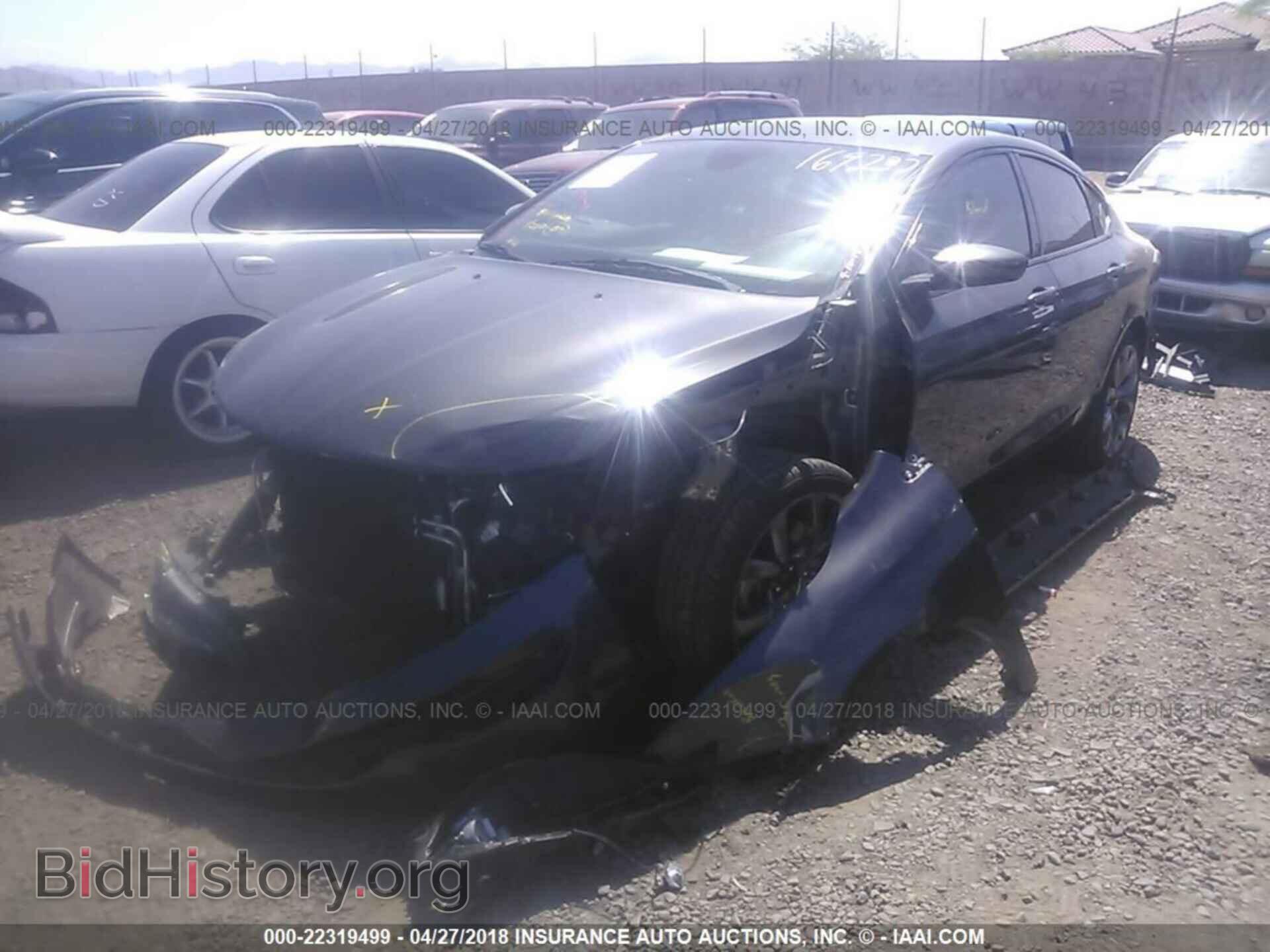2015 Chrysler 200 - VIN: 1C3CCCBB5FN557670 - Фото 2